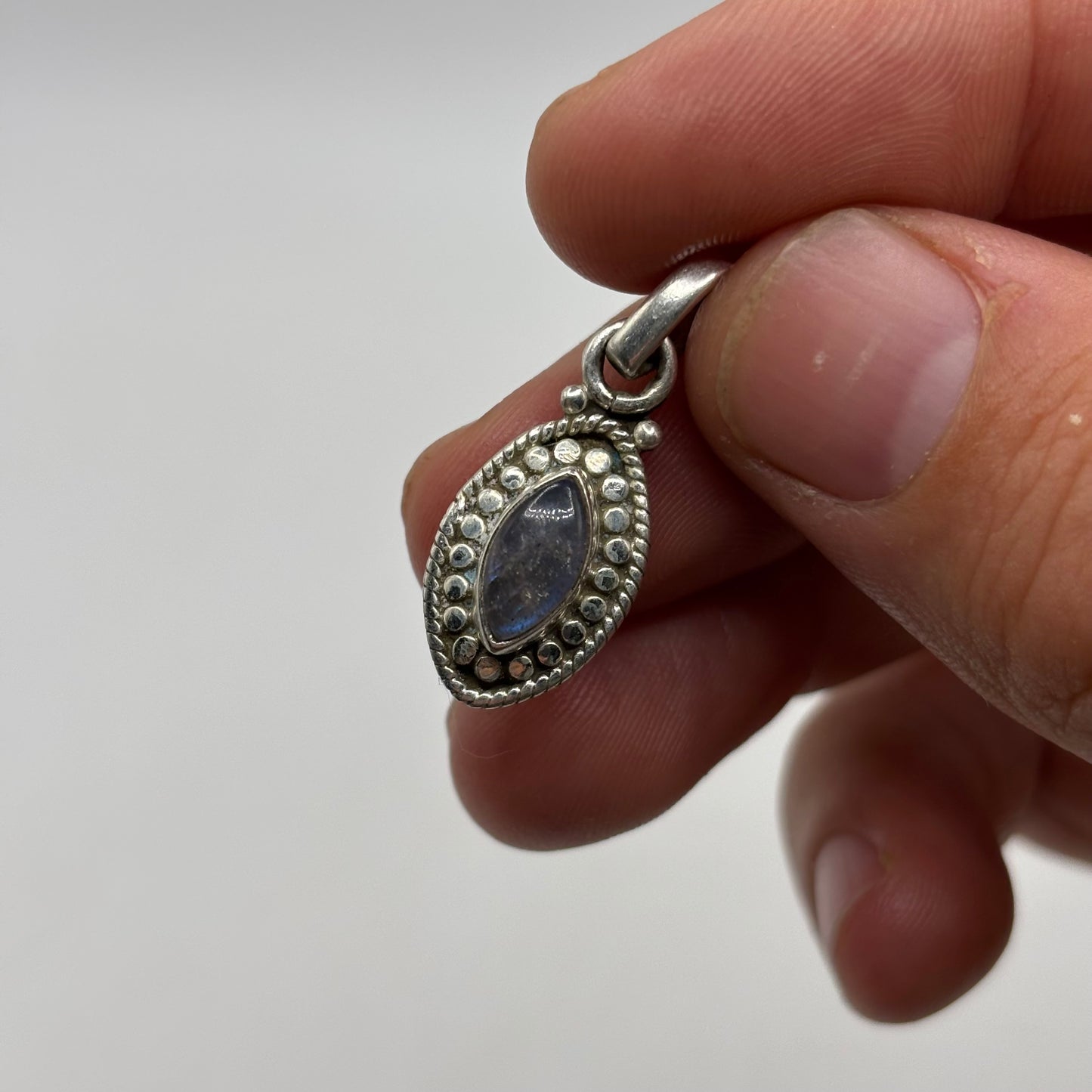 Silver Labradorite Pendant