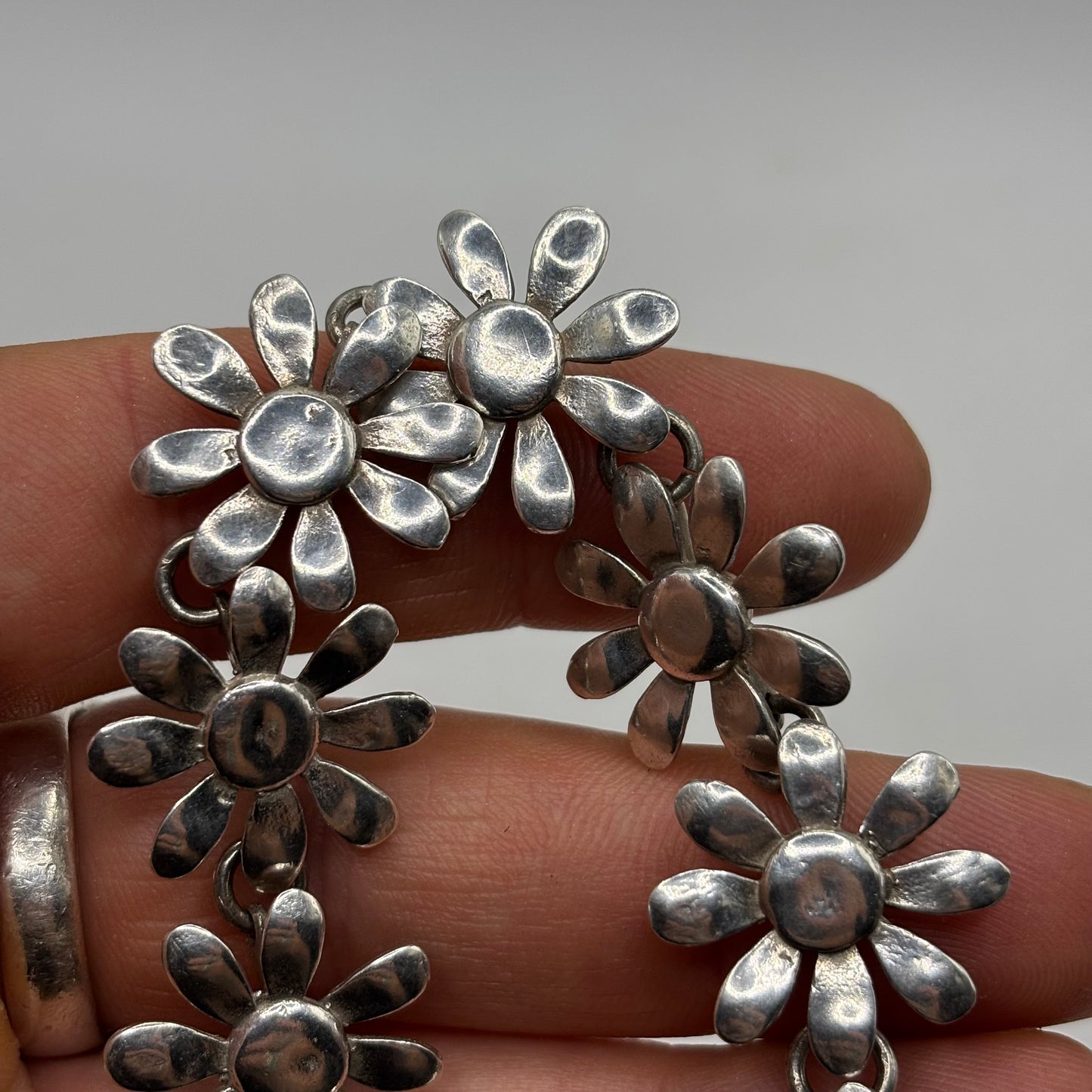 Silver 7” Heavy Daisy Link Bracelet