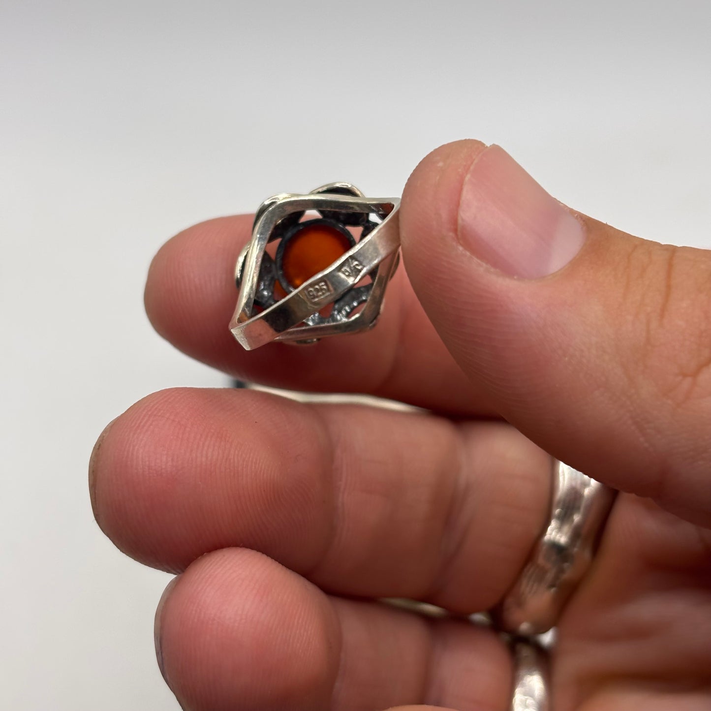 Silver Amber Ring (O)