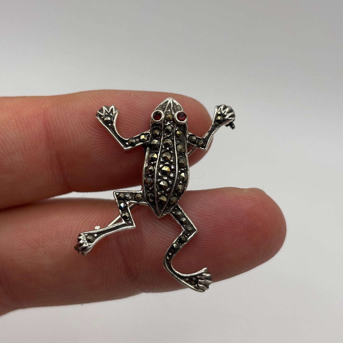Silver Vintage Marcasite Frog Brooch