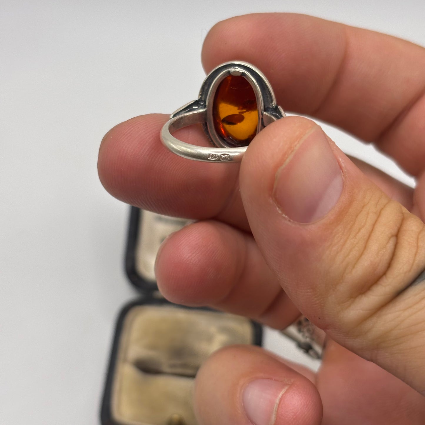 Silver Amber Ring (Q)