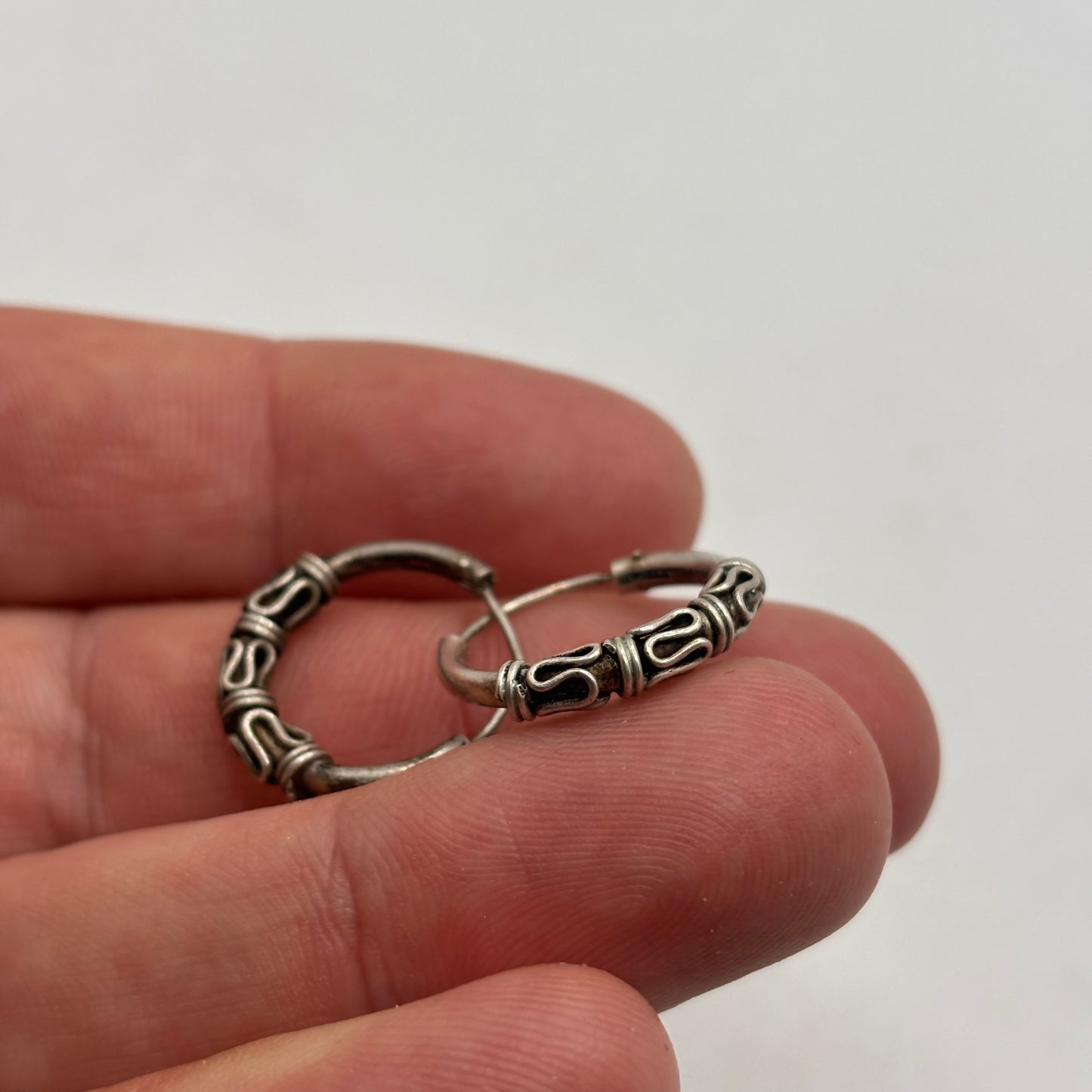 Silver Hoop Balinese Earrings (20mm)