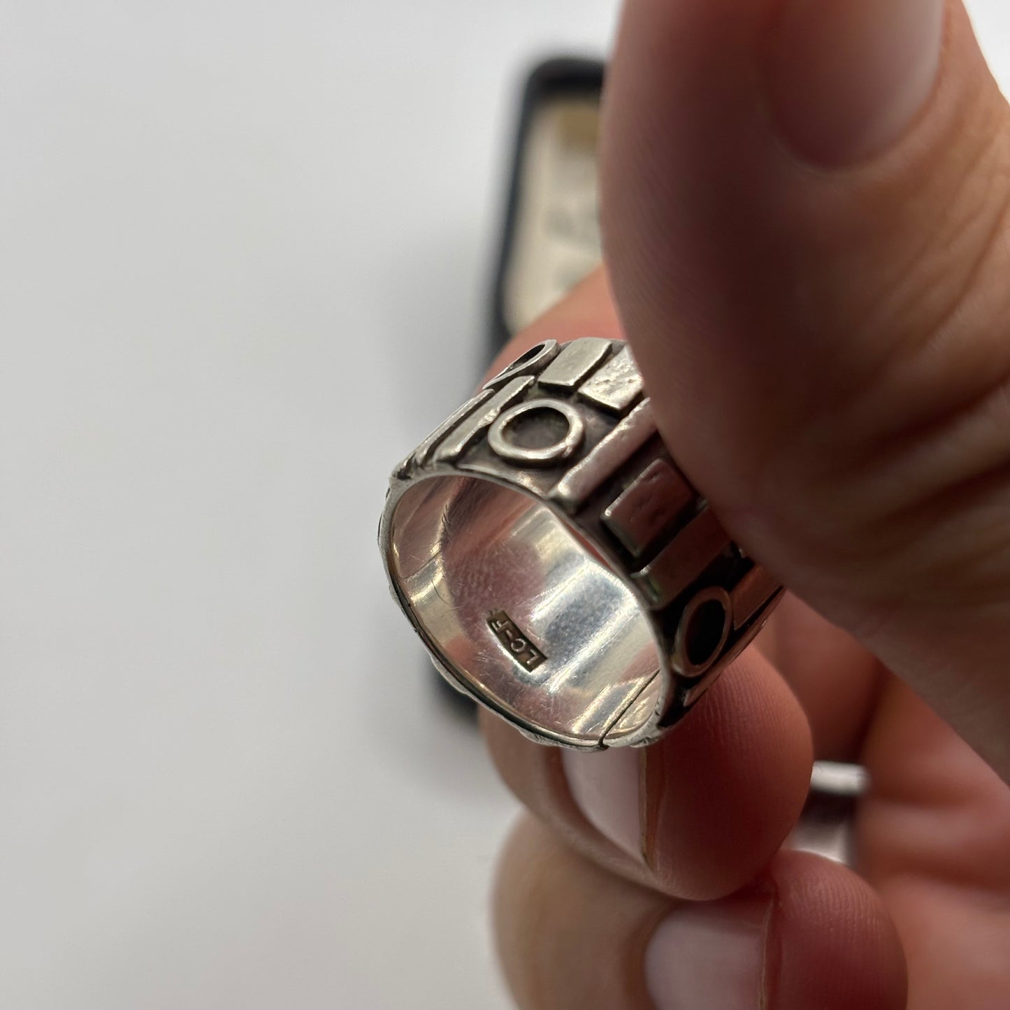 Silver Abstract Band Ring (O)
