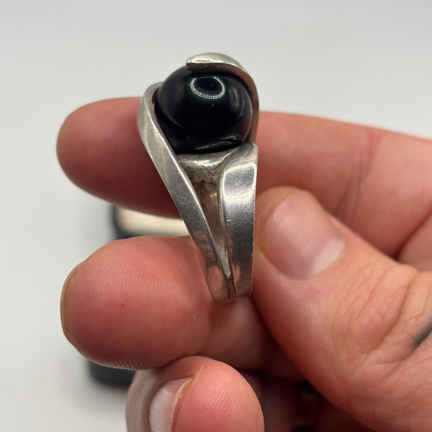 Silver Modernist Onyx Sphere Ring (P)