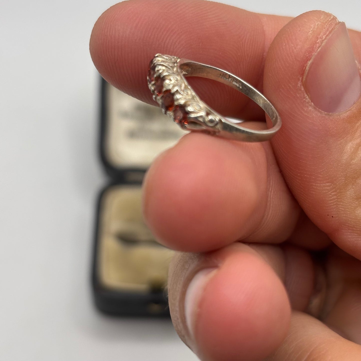 Silver Vintage Garnet Ring (M)