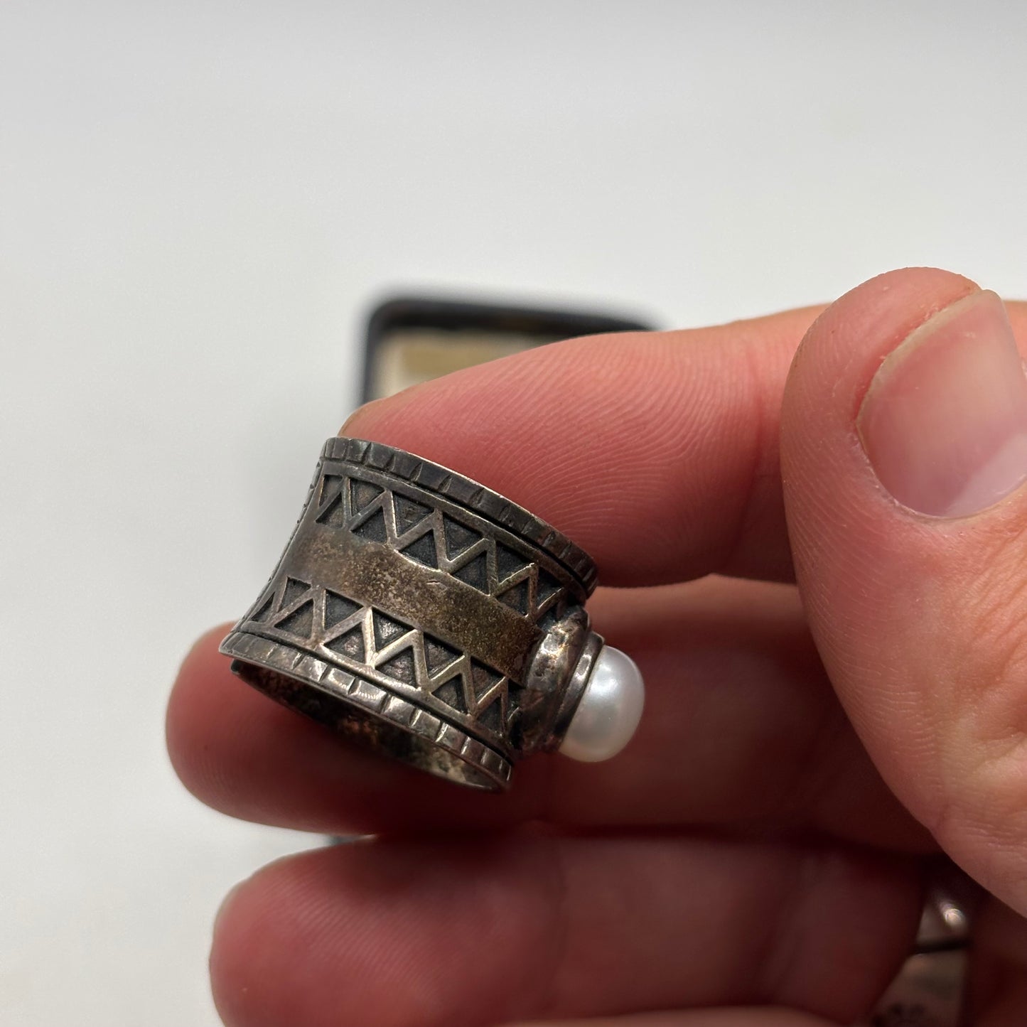 Silver Heavy Pearl Ring (M)