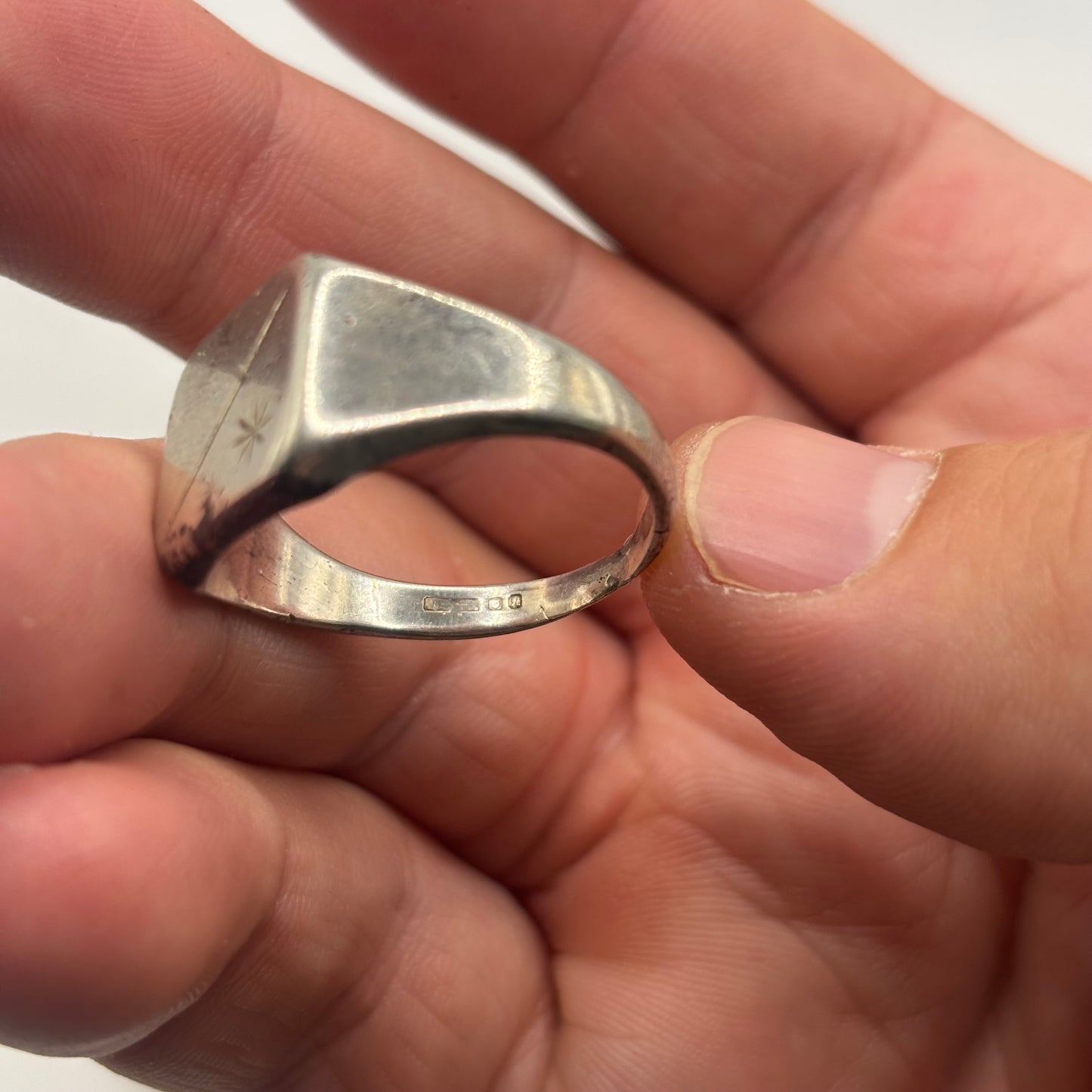 Silver Vintage Signet Ring (Z)