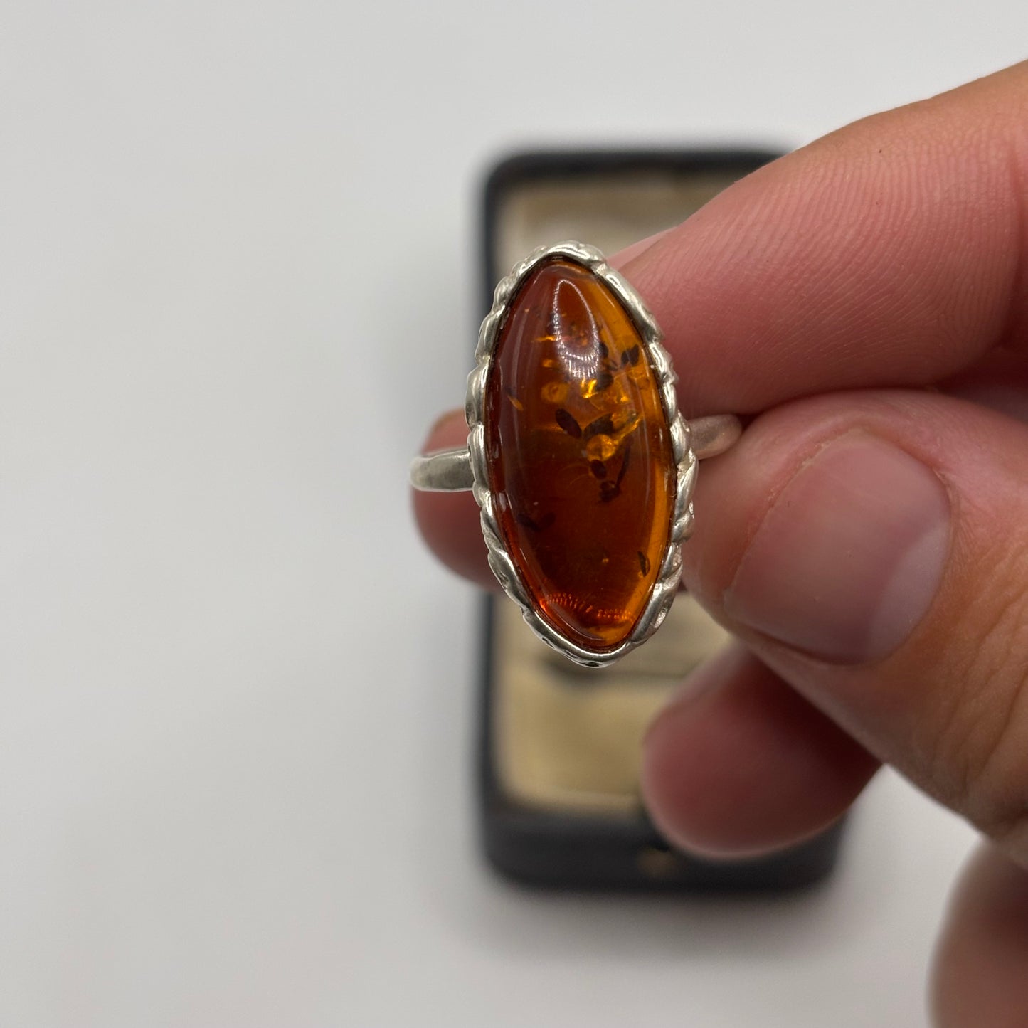 Silver Amber Ring (Q)