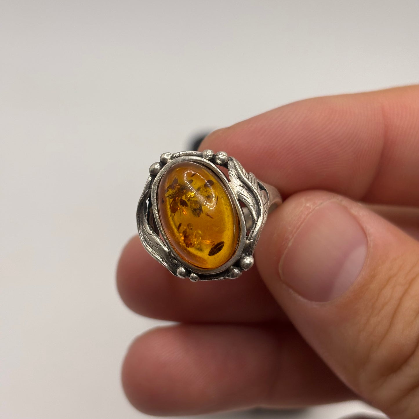 Silver Amber Ring (Q)