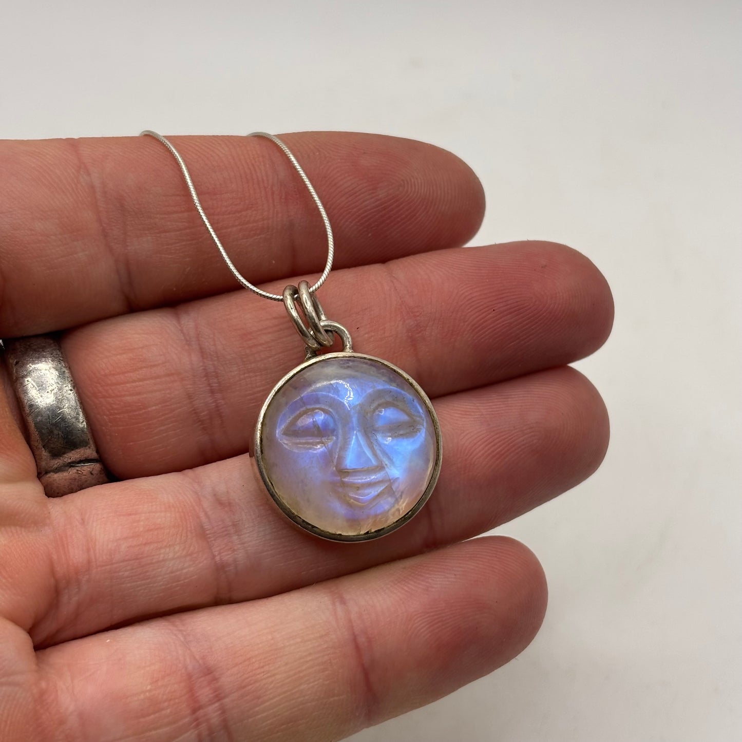 Silver 18” Moonstone Moonface Necklace