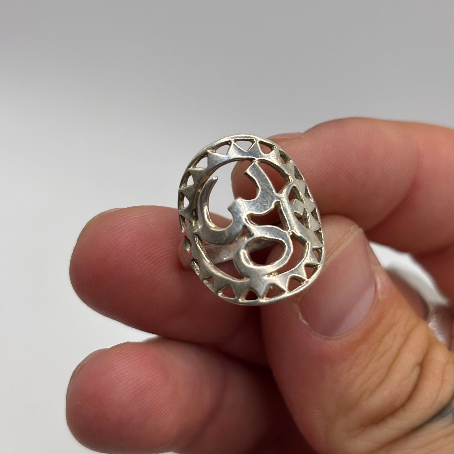 Silver Om Ring (M)