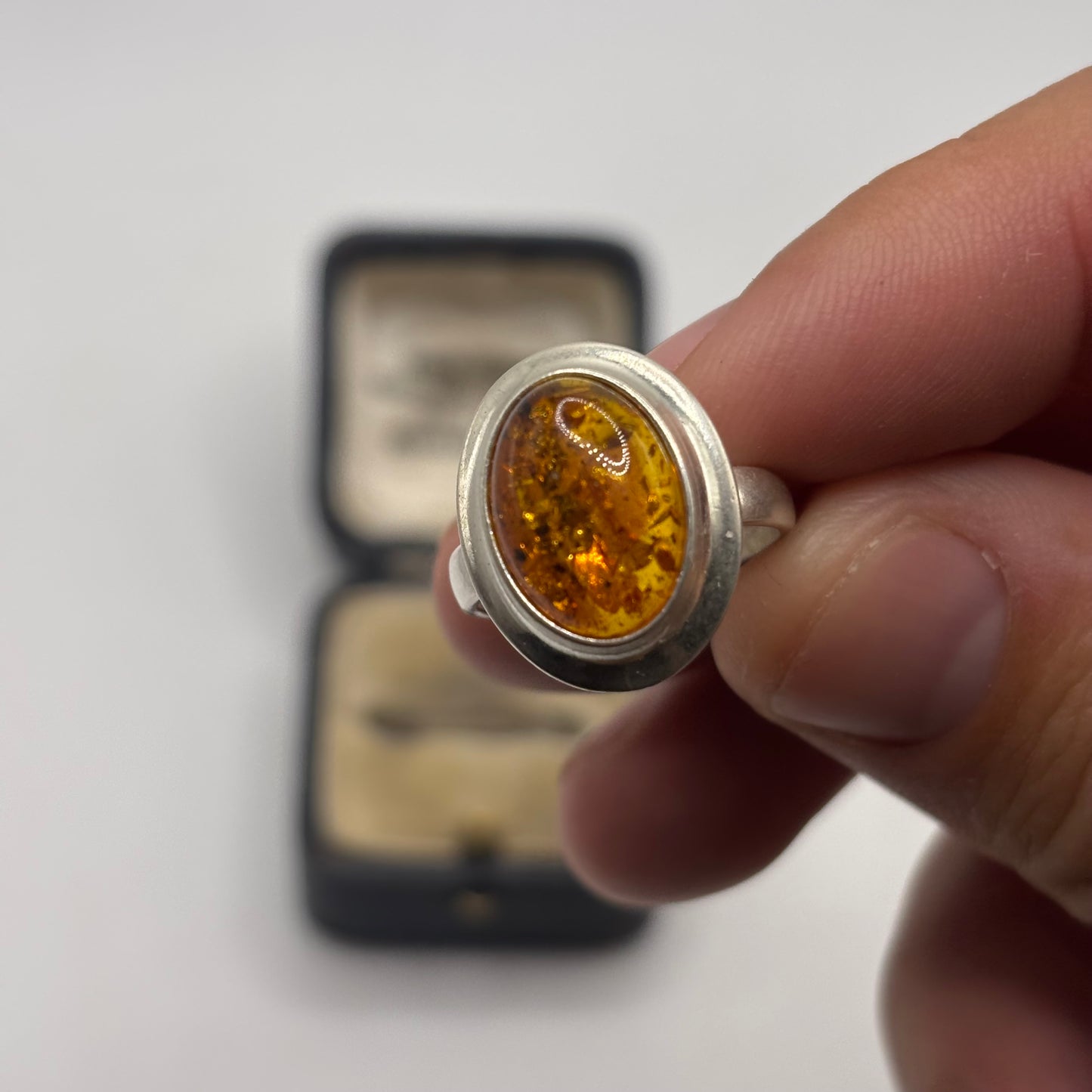 Silver Amber Ring (O)