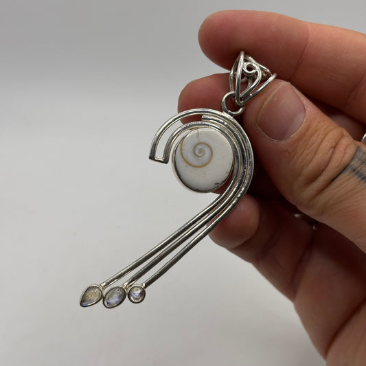 Silver Shell & Moonstone Pendant