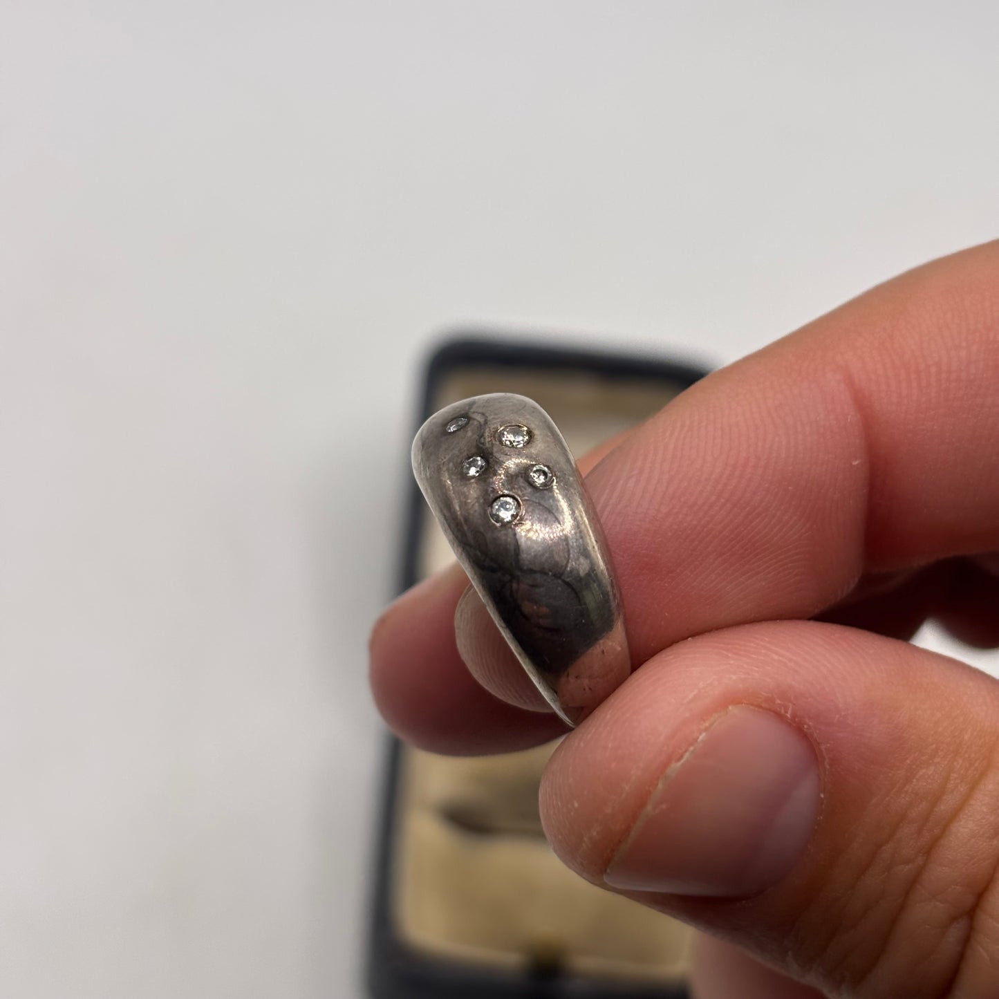Silver CZ Inlayed Band Ring (M)