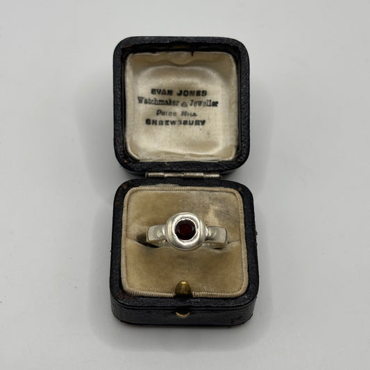 Silver Garnet Ring (Q)