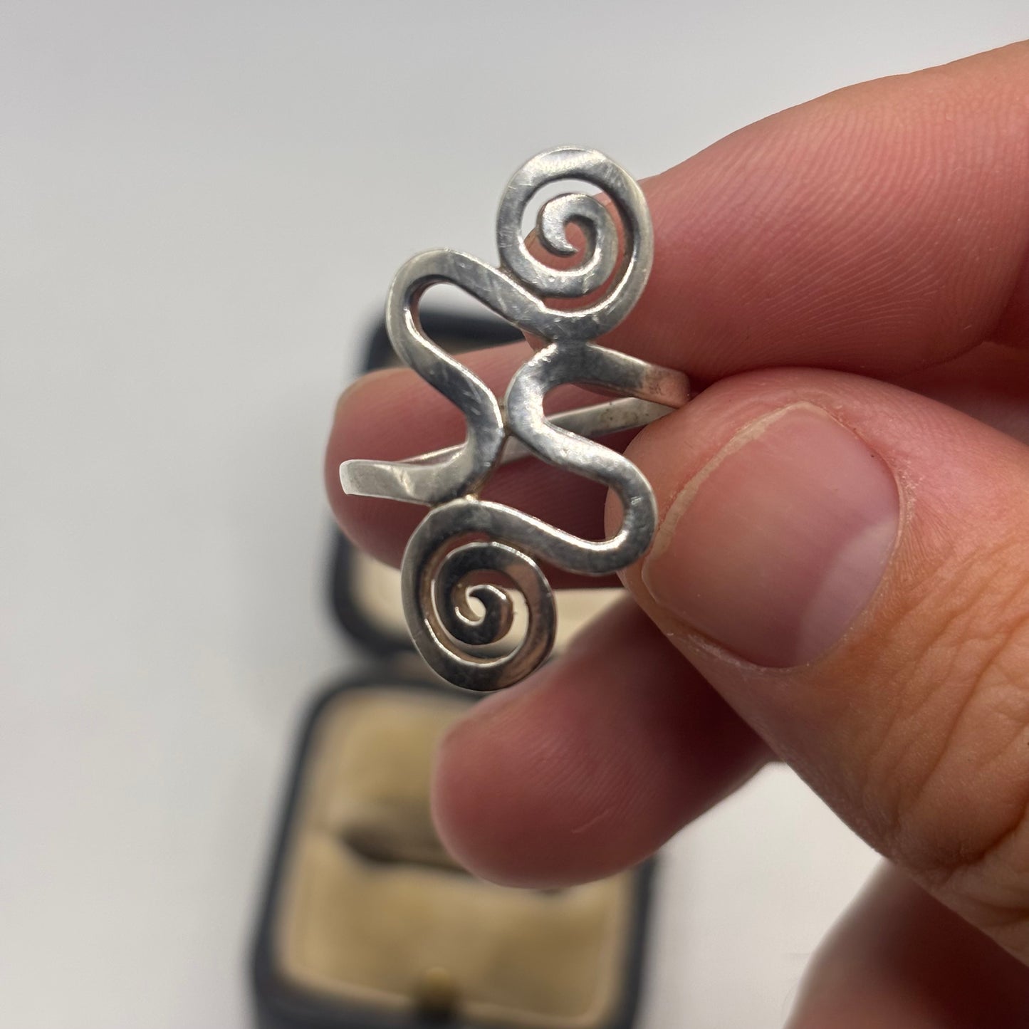 Silver Swirl Ring (R)