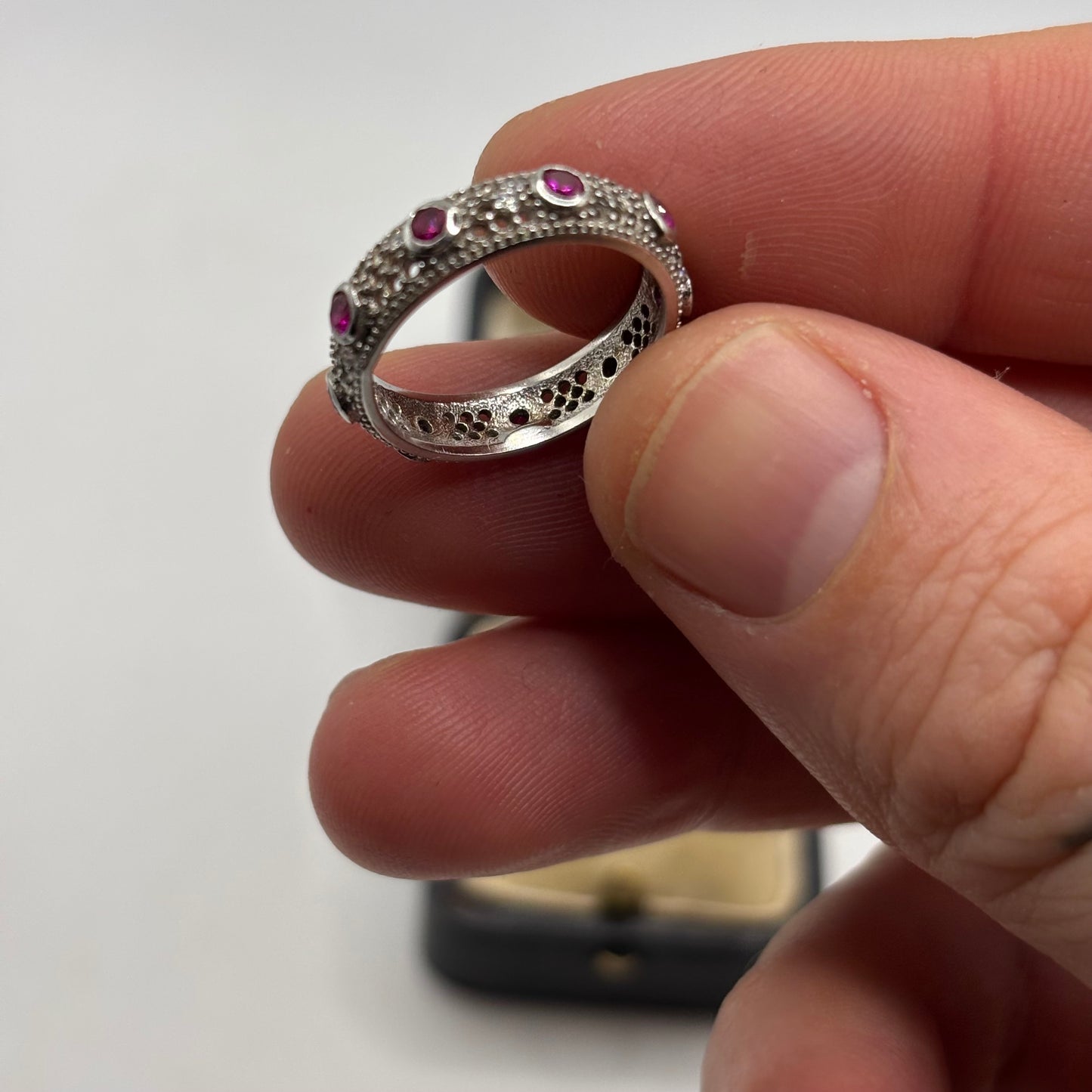 Silver Garnet Band Ring (L)