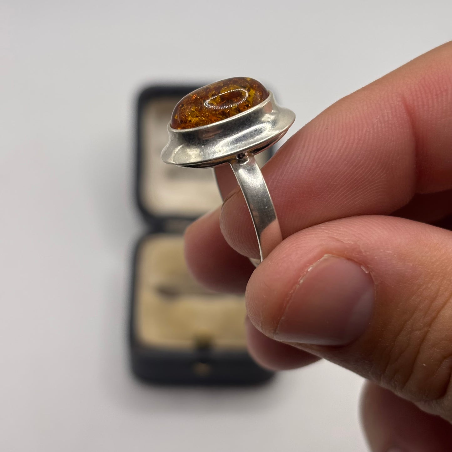 Silver Amber Ring (O)