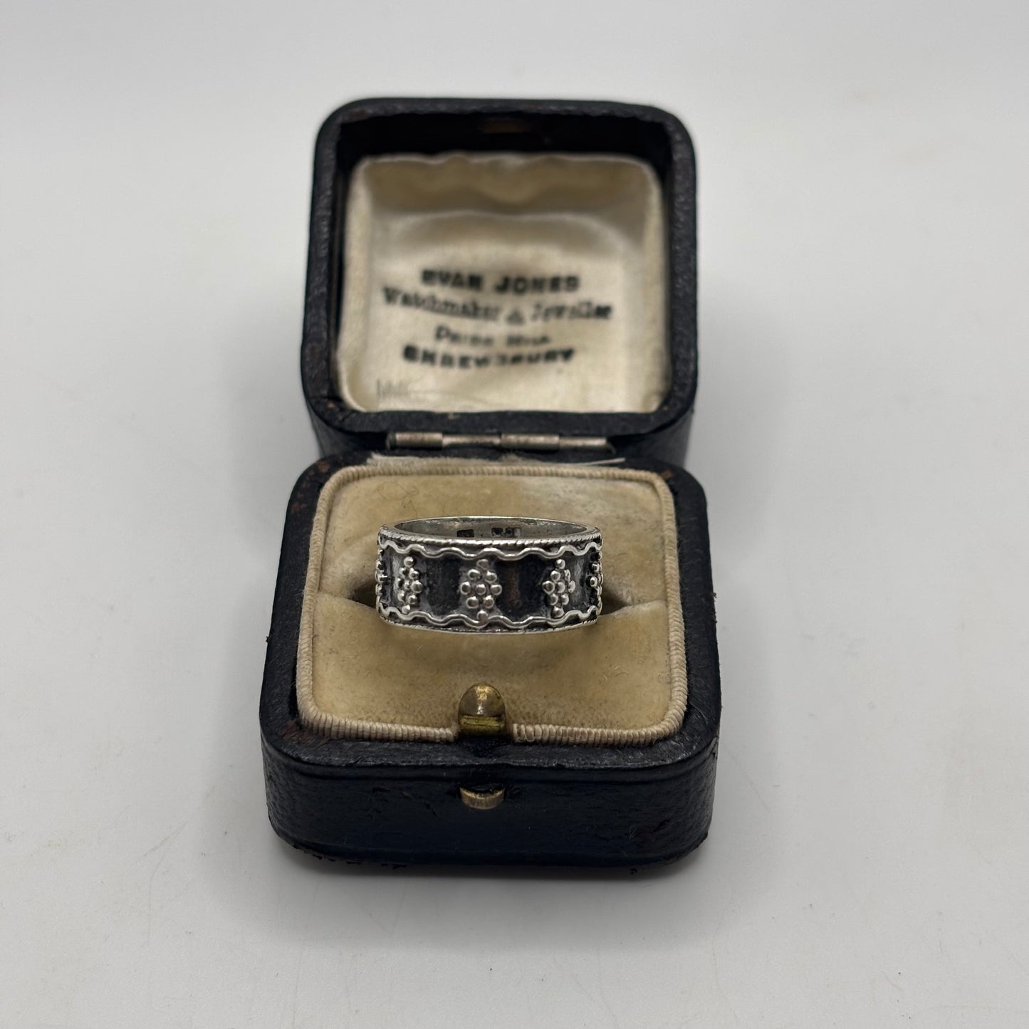 Silver Detailed Band Ring