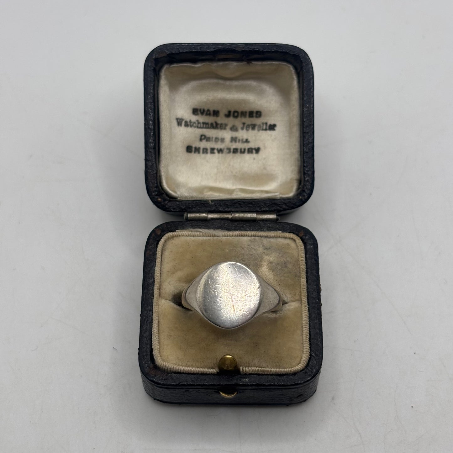 Silver Signet Ring (R)