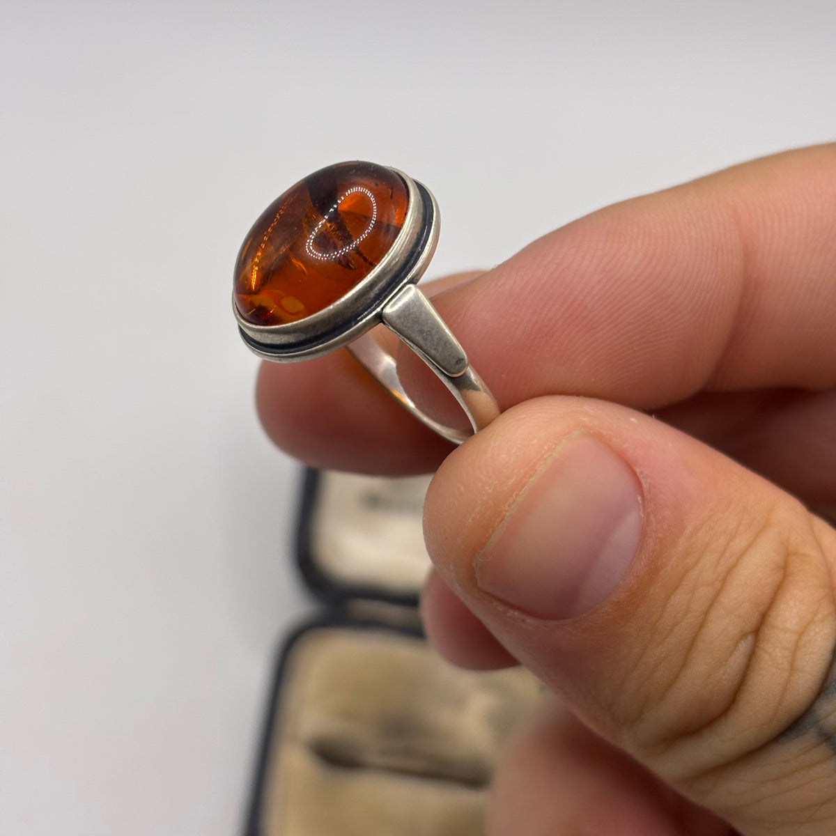 Silver Amber Ring (Q)