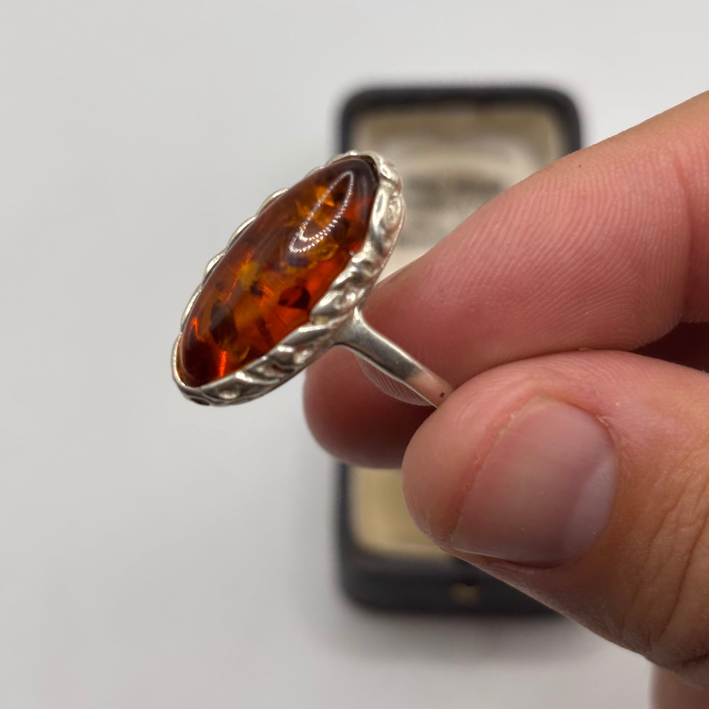 Silver Amber Ring (Q)