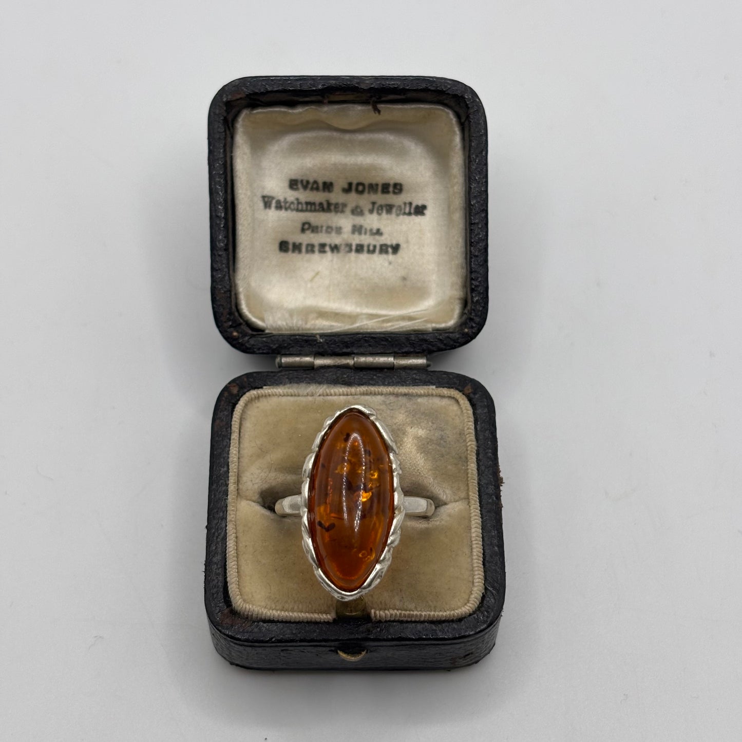 Silver Amber Ring (Q)