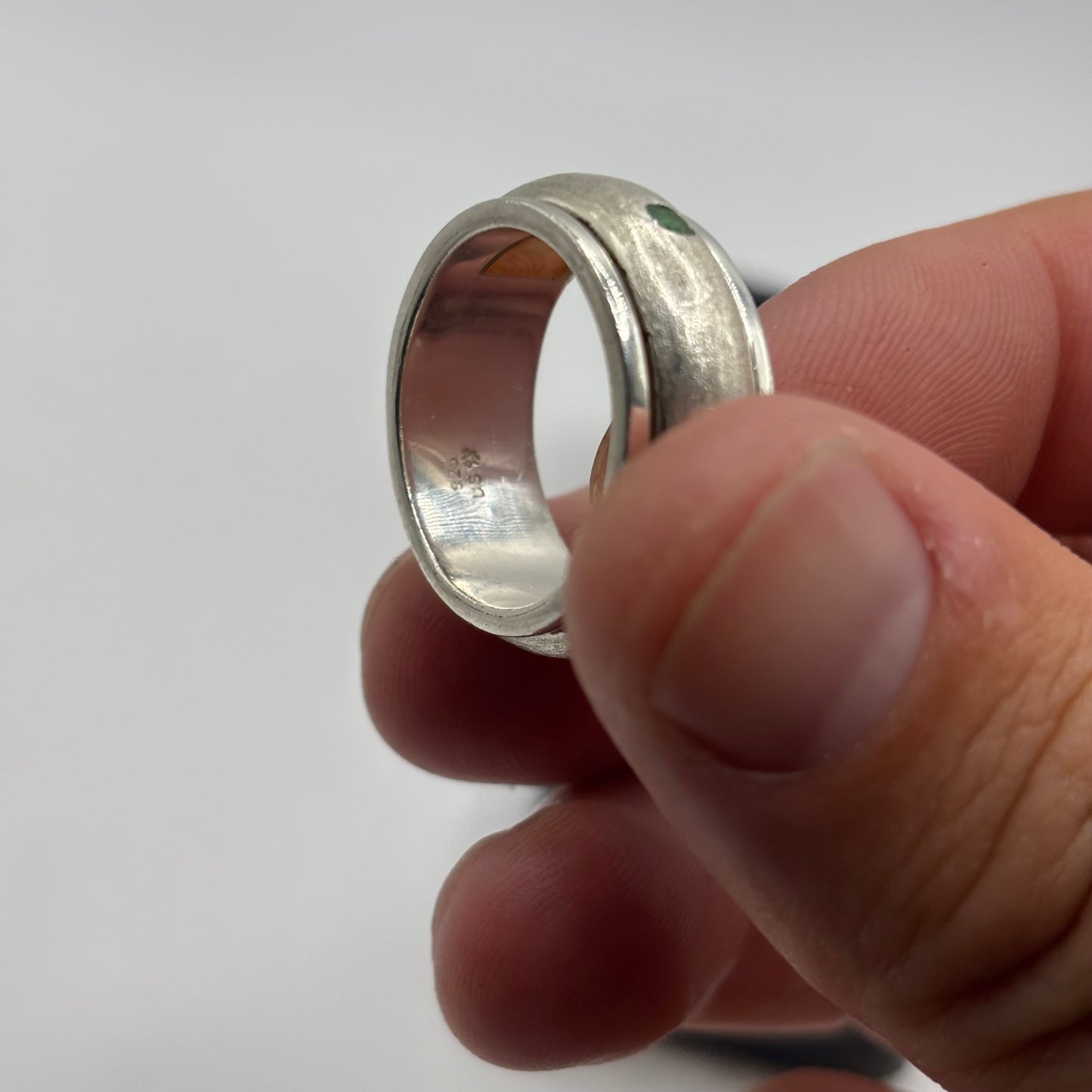 Silver Emerald Inlayed Spinner Ring (R)