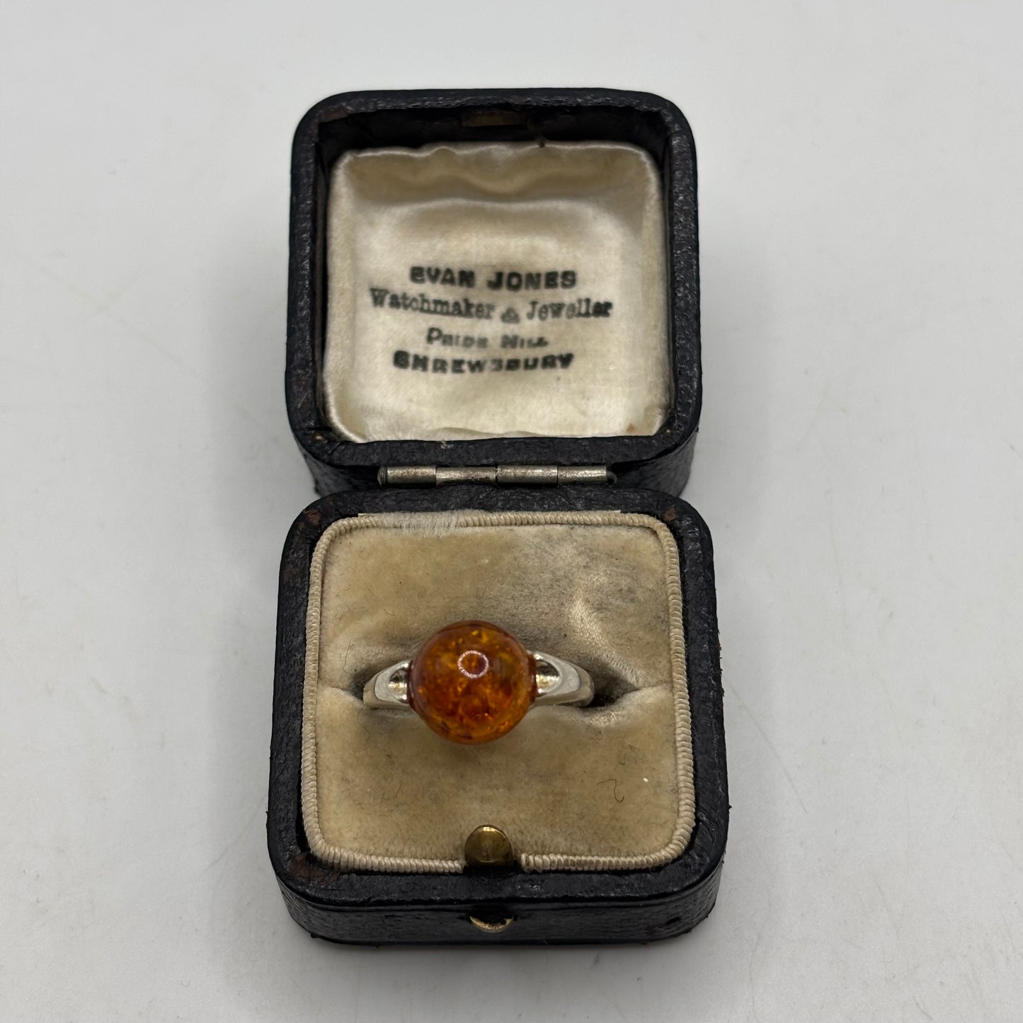 Silver Amber Ring (N)