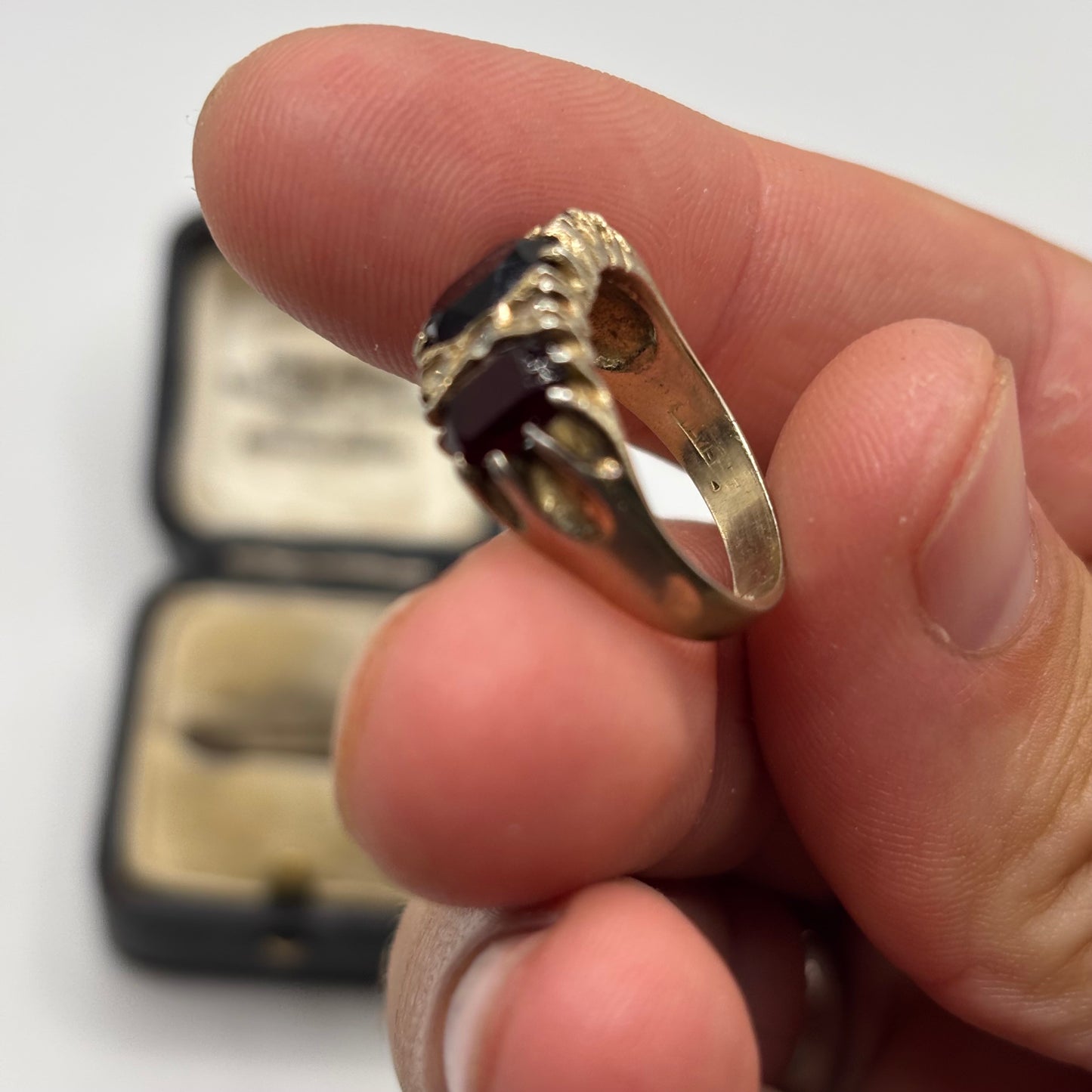 Silver Garnet Ring (O)