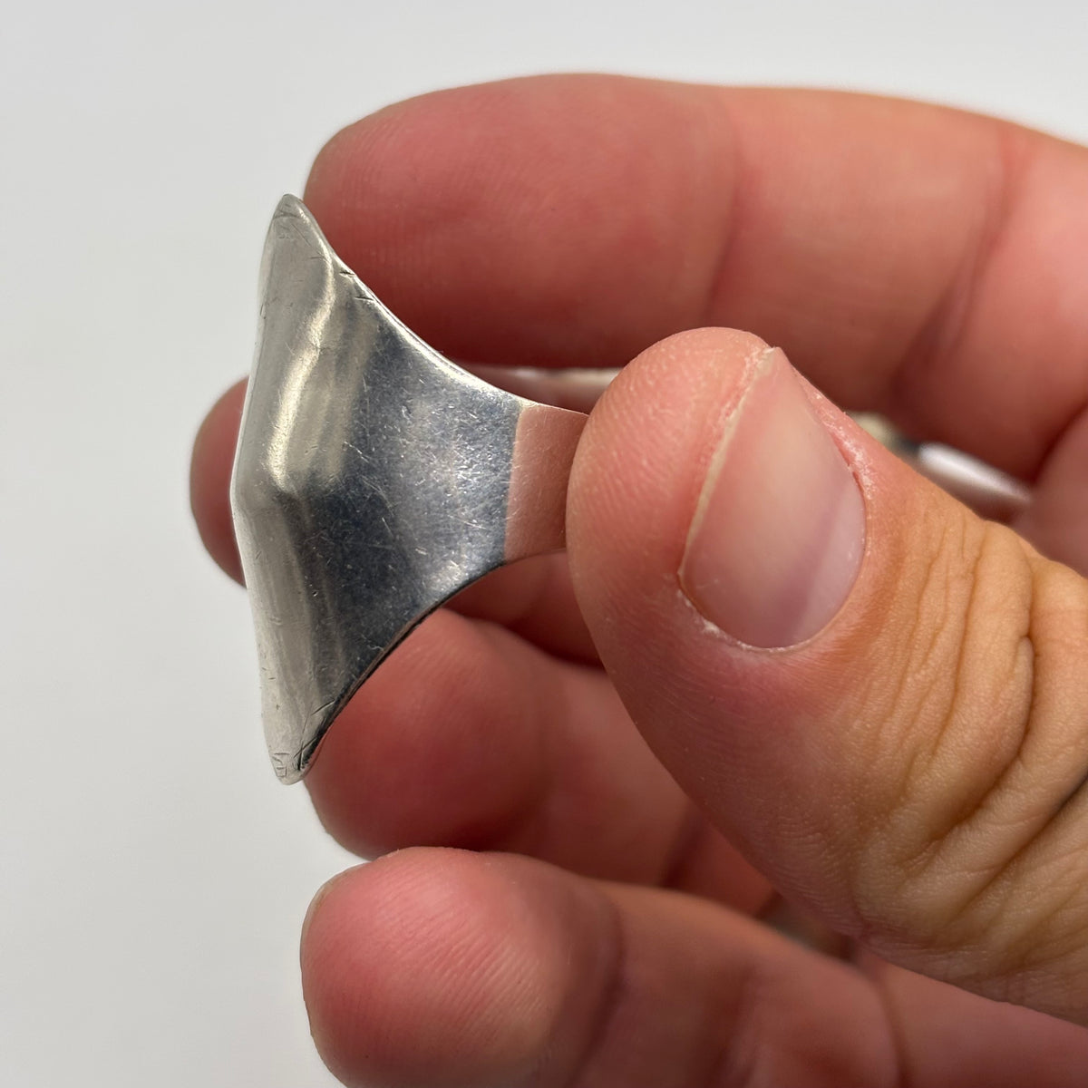 Silver Shield Ring (R)