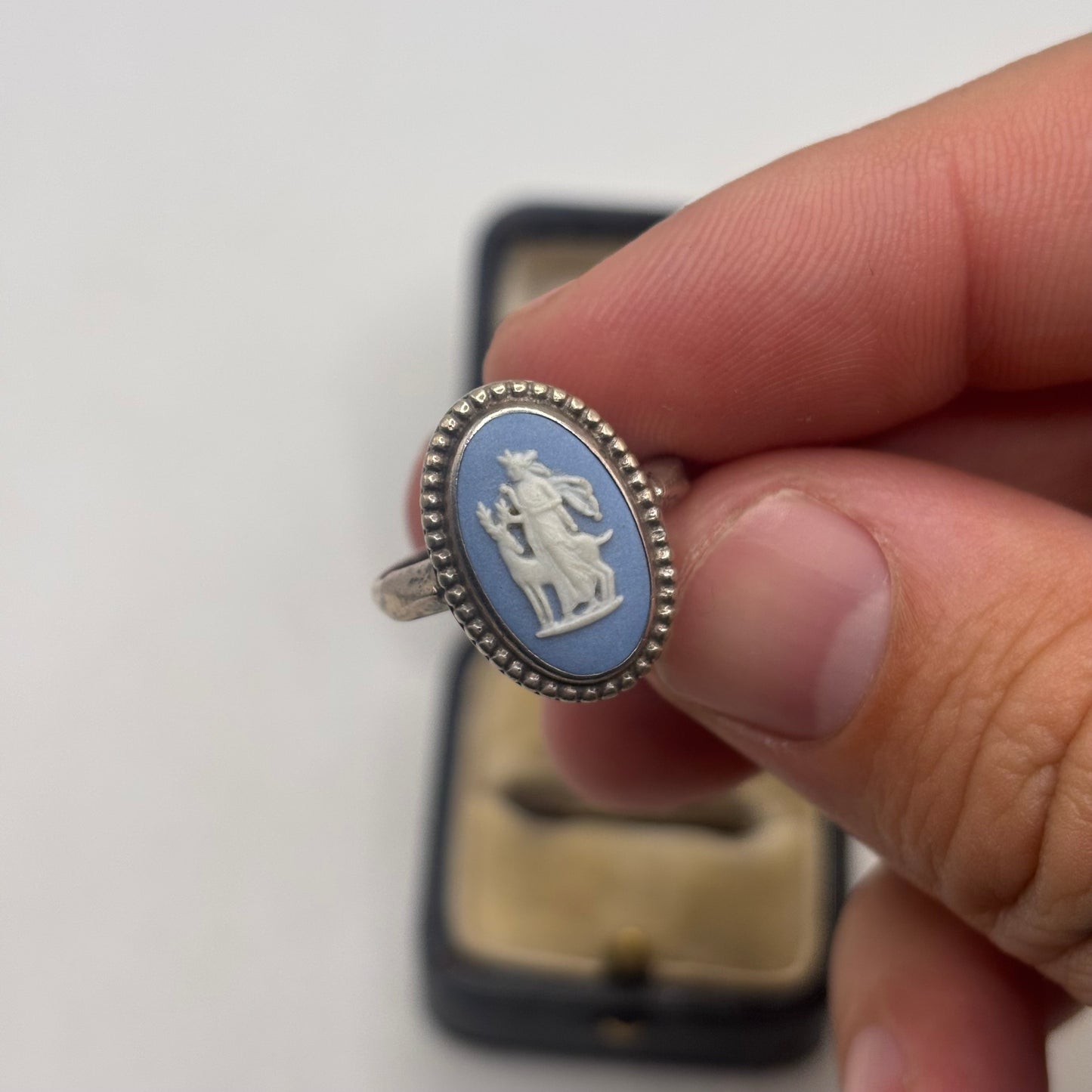 Silver Vintage Wedgewood Ring (O)