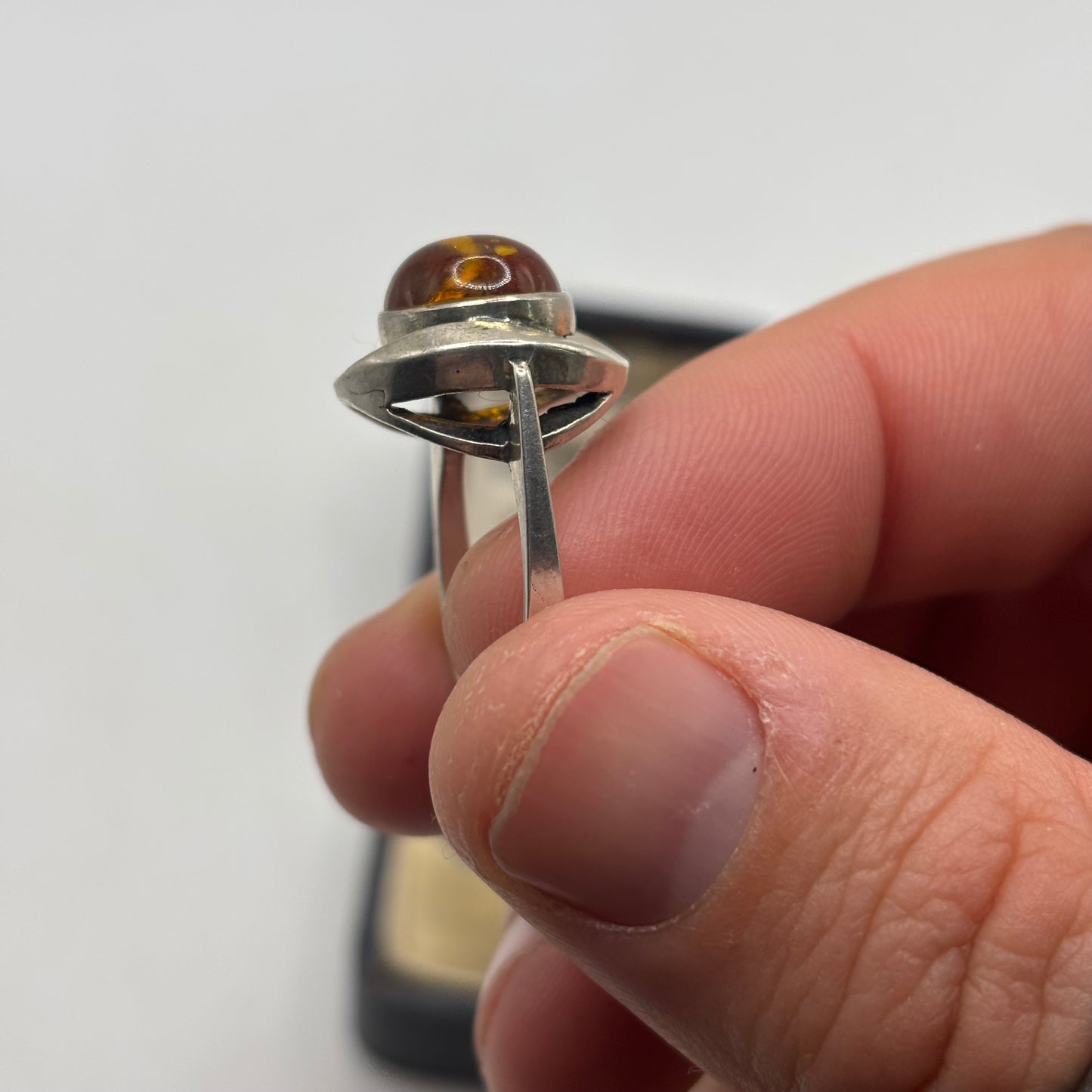 Silver Amber Ring (O)