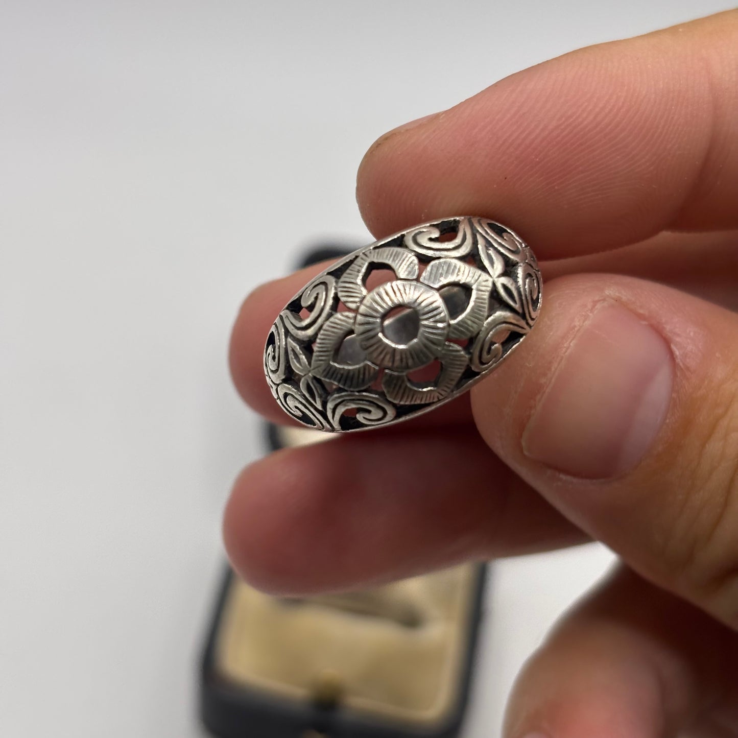 Silver Floral Band Ring (O)
