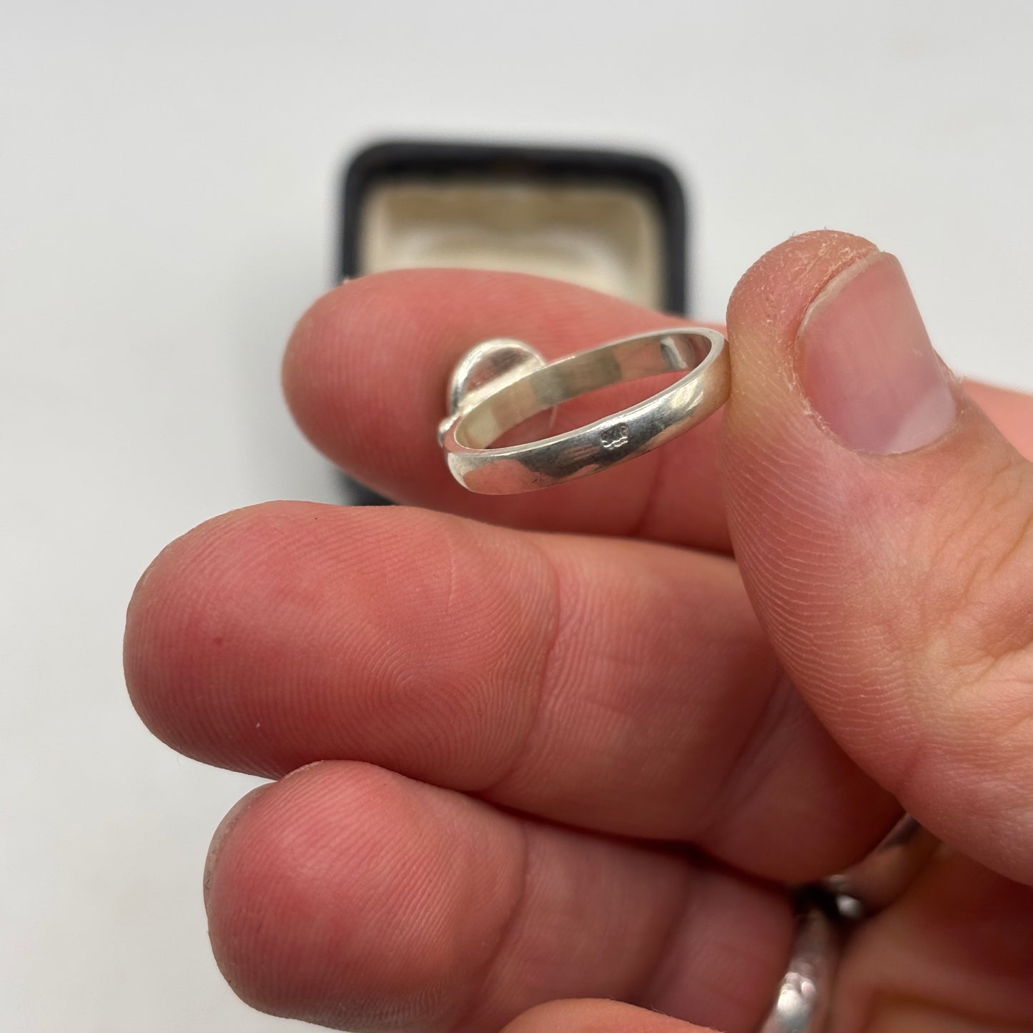 Silver Amber Ring (O)