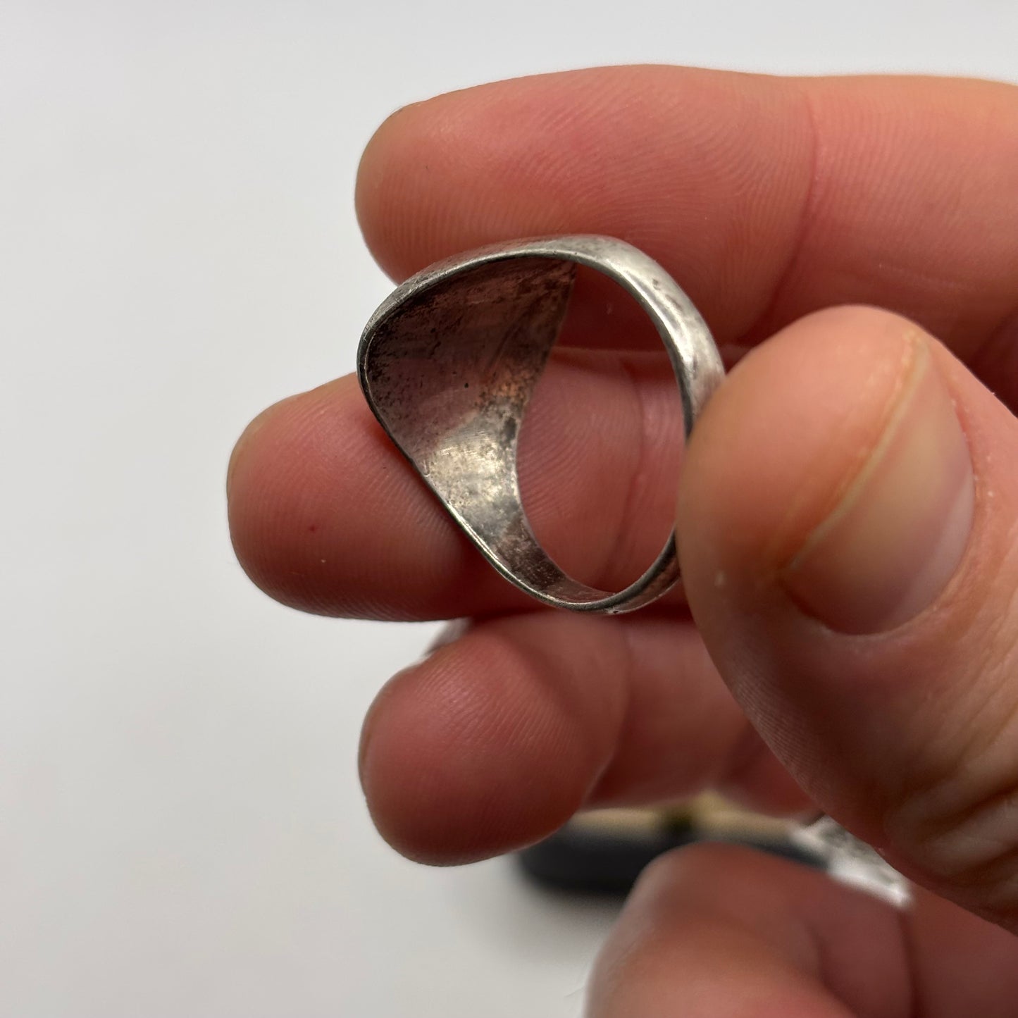 Silver Signet Ring (V)