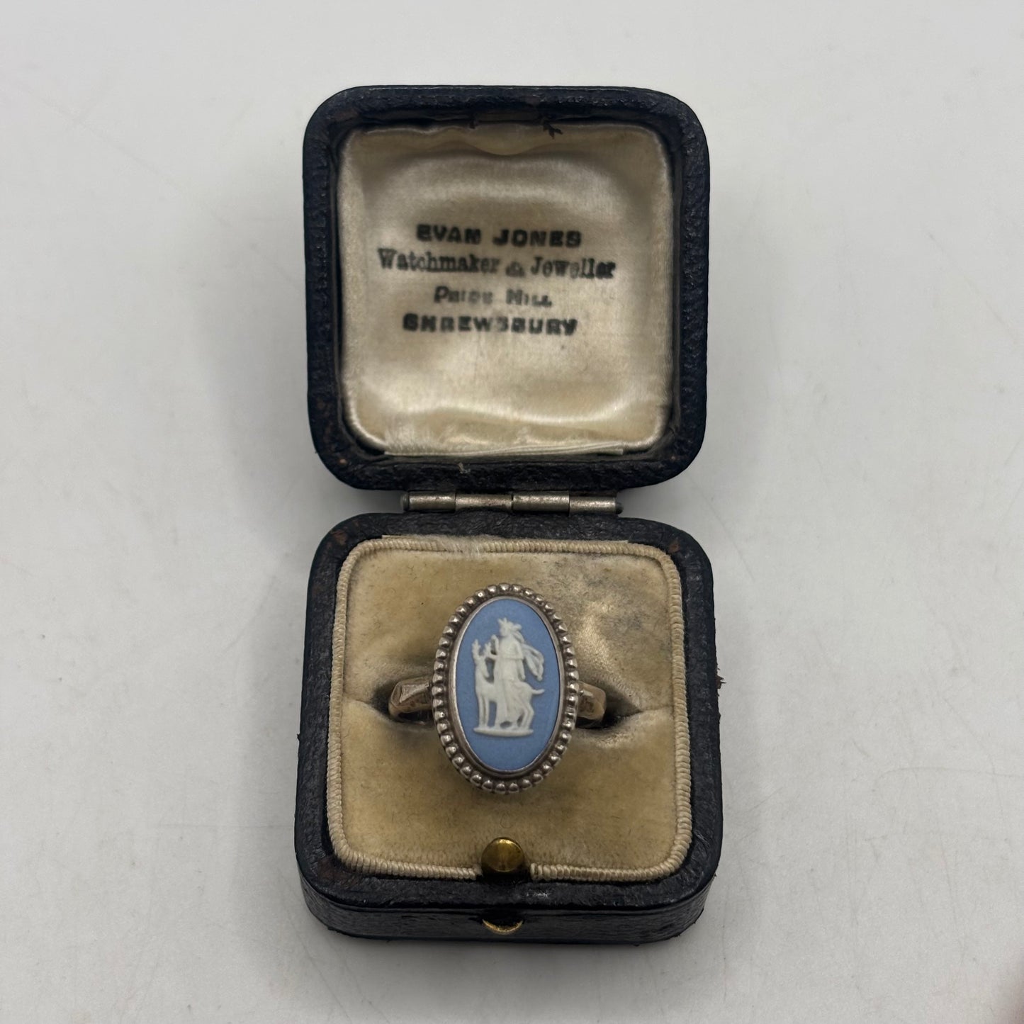 Silver Vintage Wedgewood Ring (O)