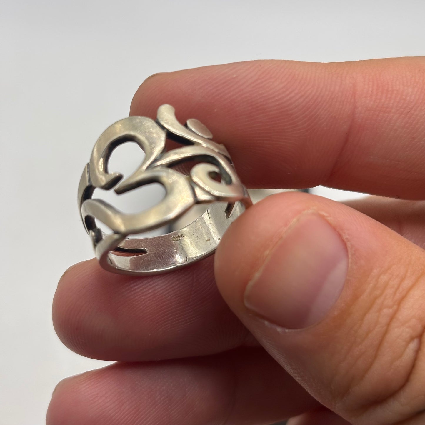 Silver Om Ring (P)