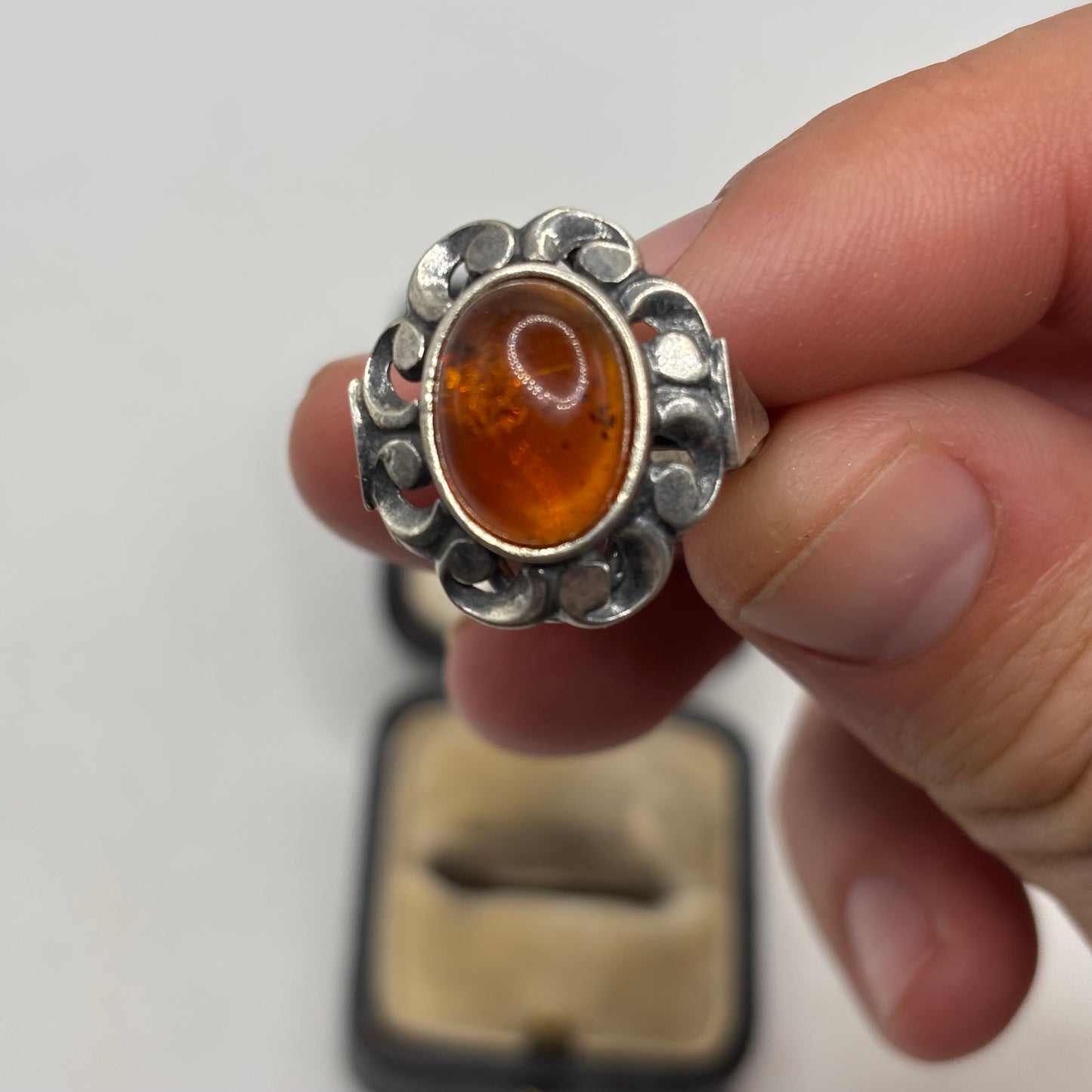 Silver Amber Ring (Q)
