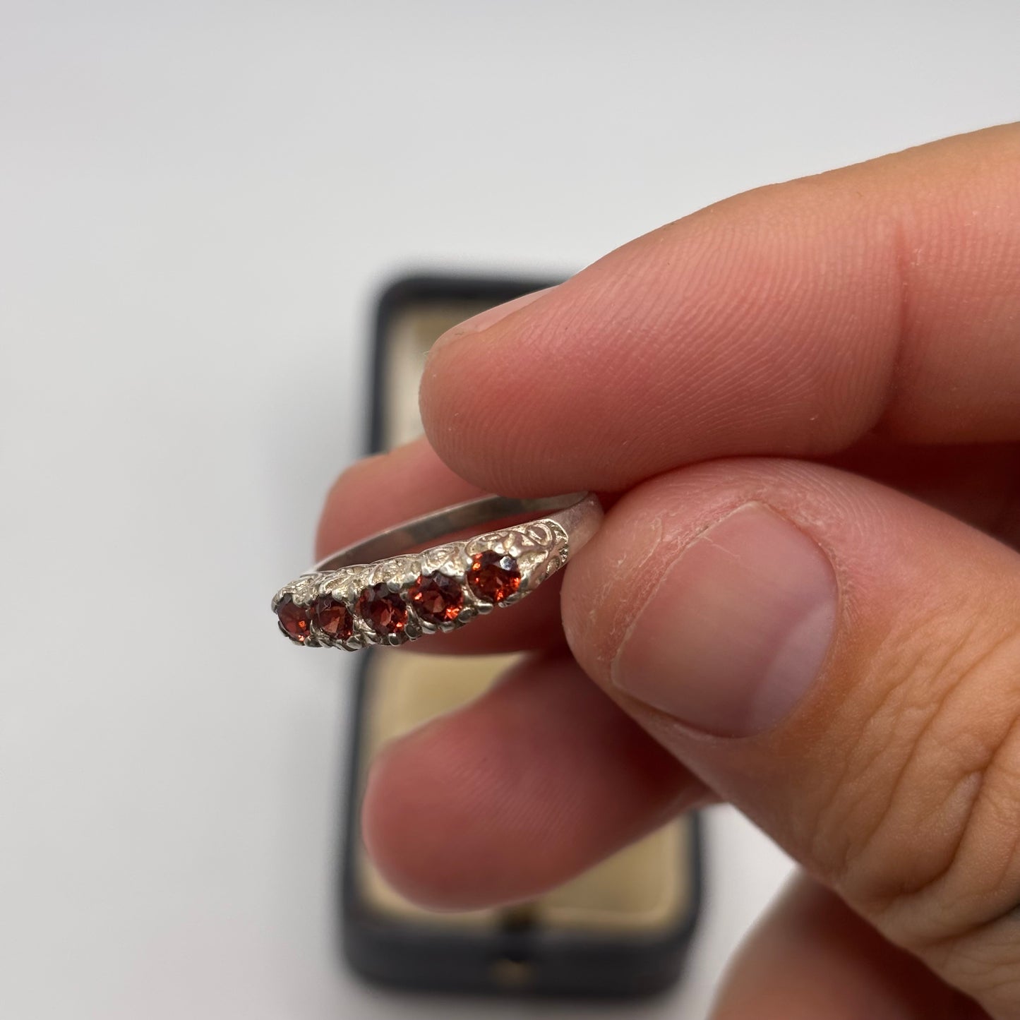 Silver Vintage Garnet Ring (M)