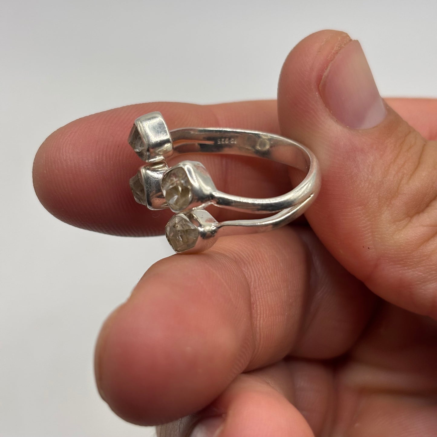 Silver Quartz Ring (S)