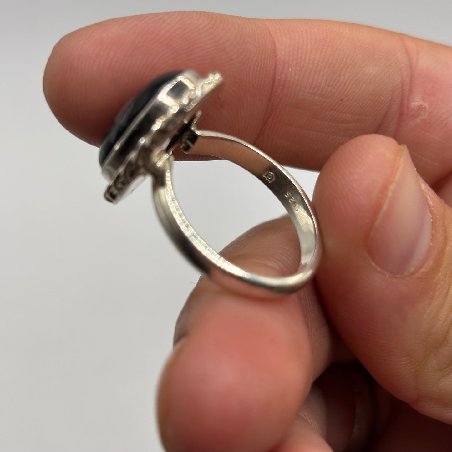 Silver Snowflake Obsidian Ring (S)