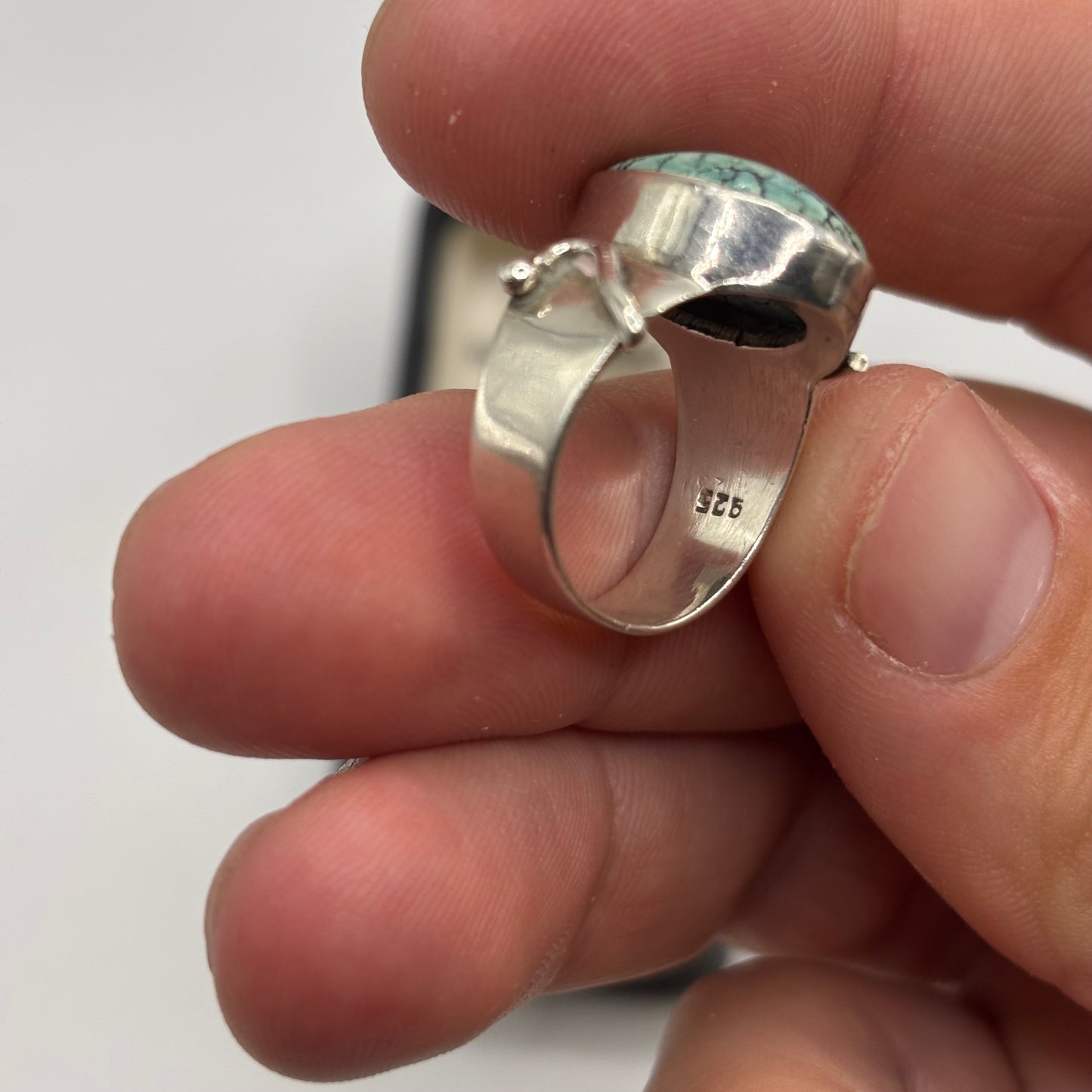 Silver Beautiful Turquoise Ring (N)