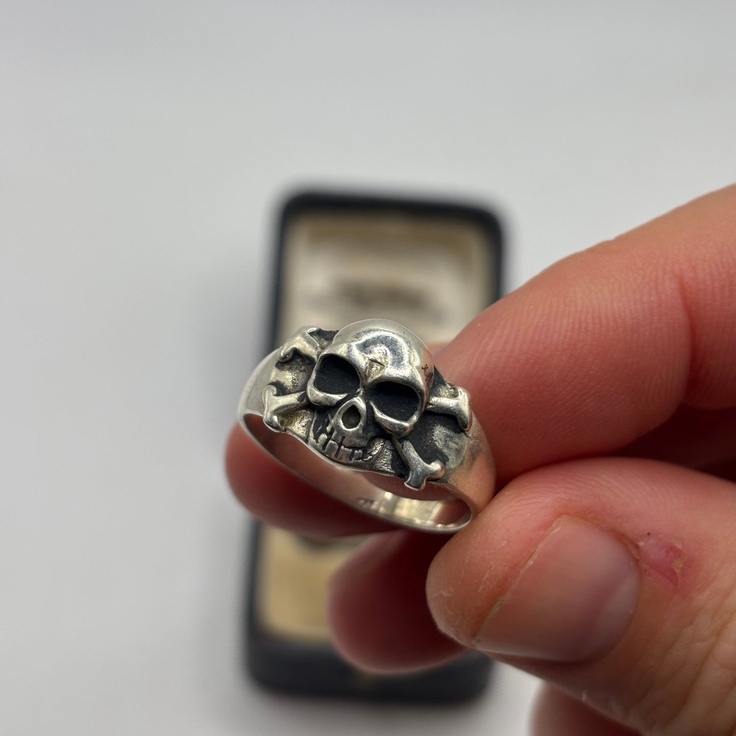 Silver Skull & Crossbones Ring
