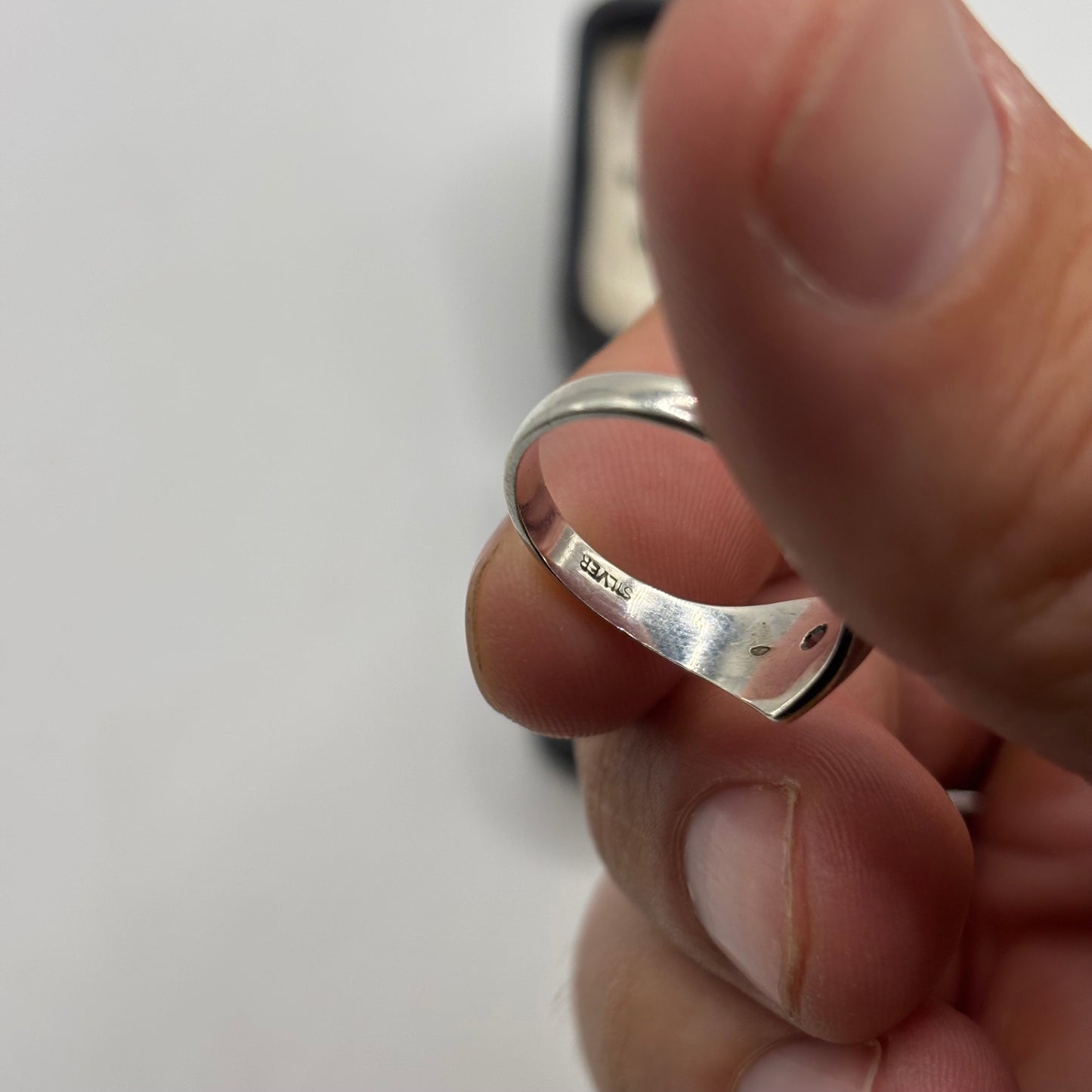 Silver Vintage Garnet Heart Ring (P)