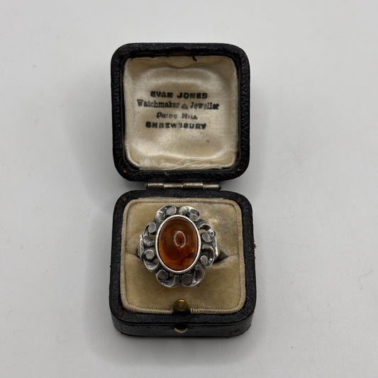 Silver Amber Ring (Q)