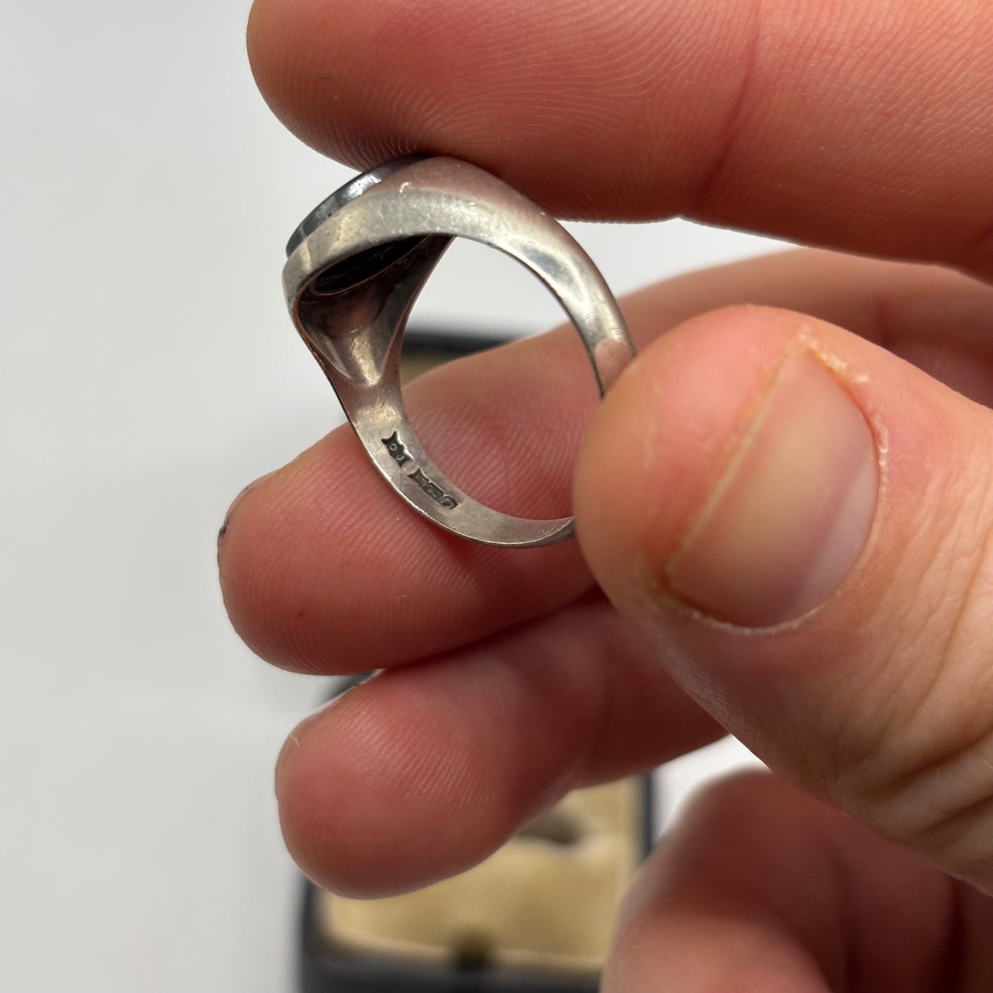 Silver Hematite Gladiator Signet Ring (U)