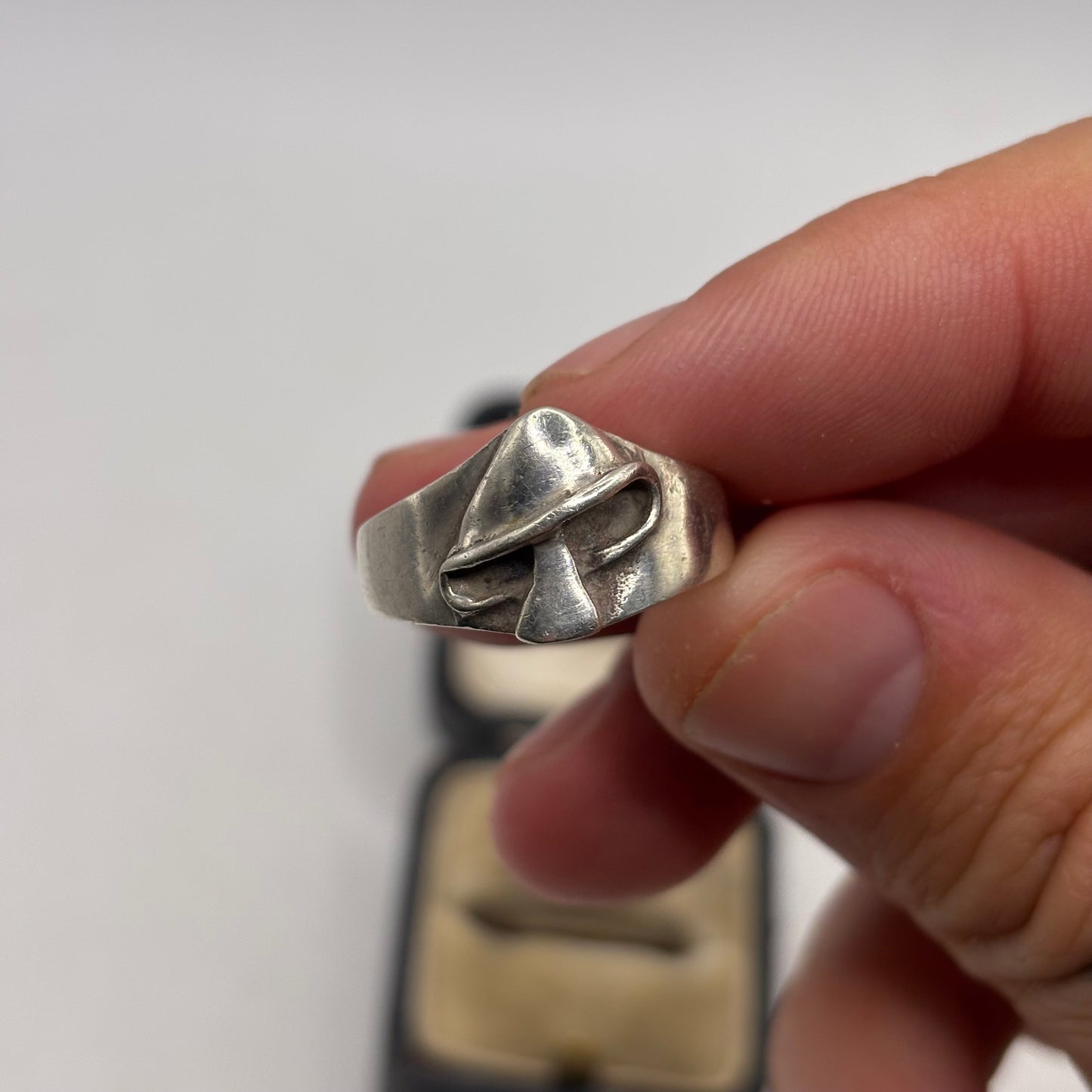 Silver Mushroom Ring (Q 1/2)