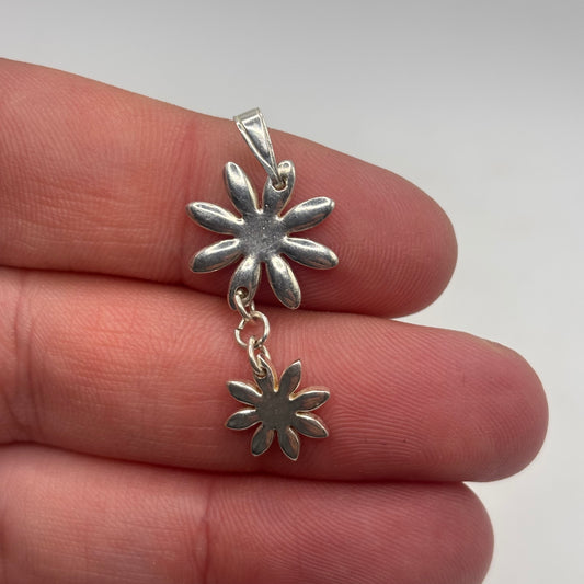 Silver Daisy Pendant