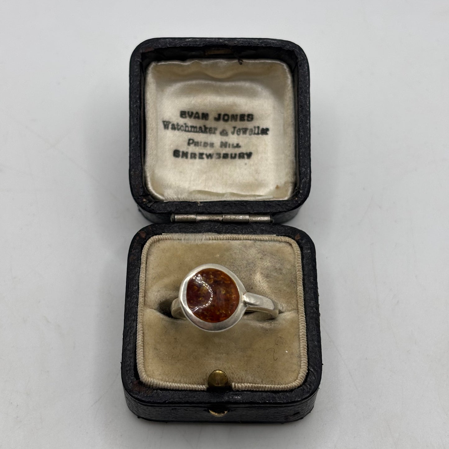 Silver Amber Inlayed Ring (Q)